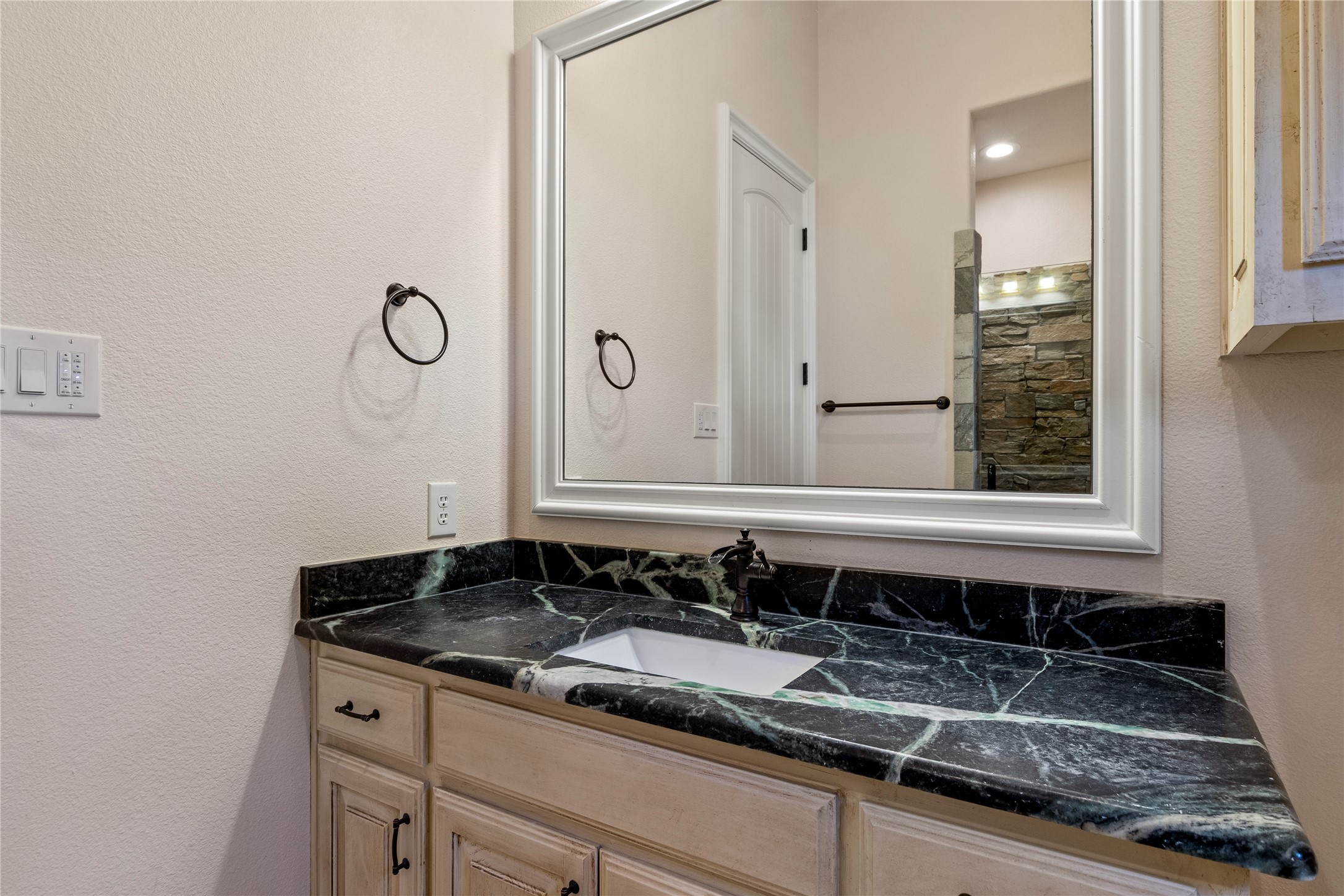 204 Pinnacle Club Place