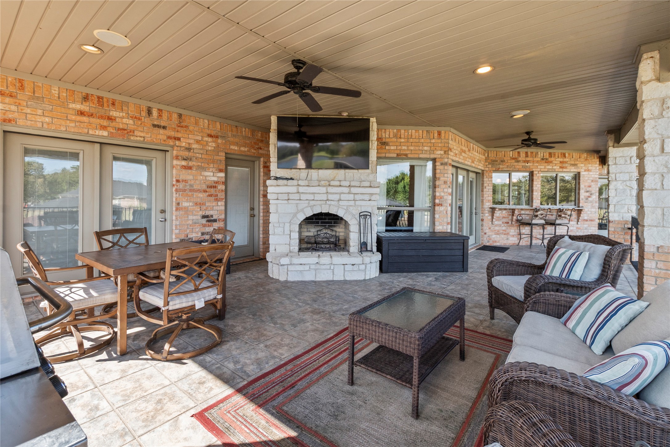 180 Surls Drive