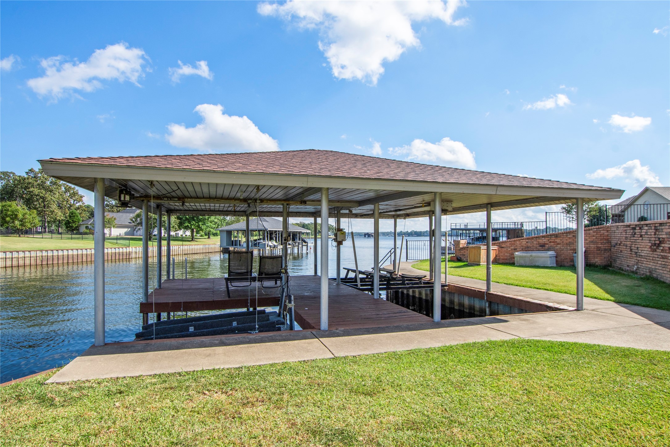 180 Surls Drive