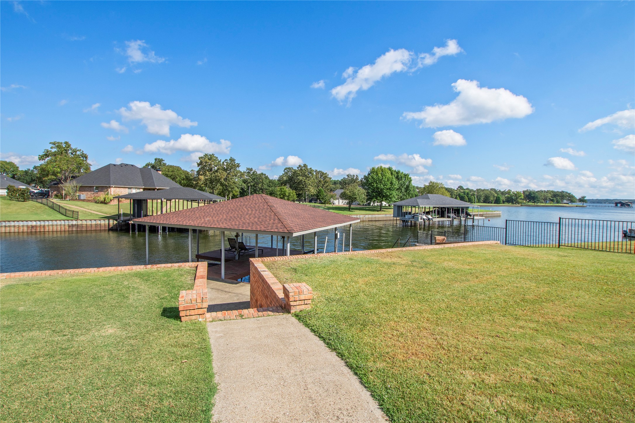 180 Surls Drive