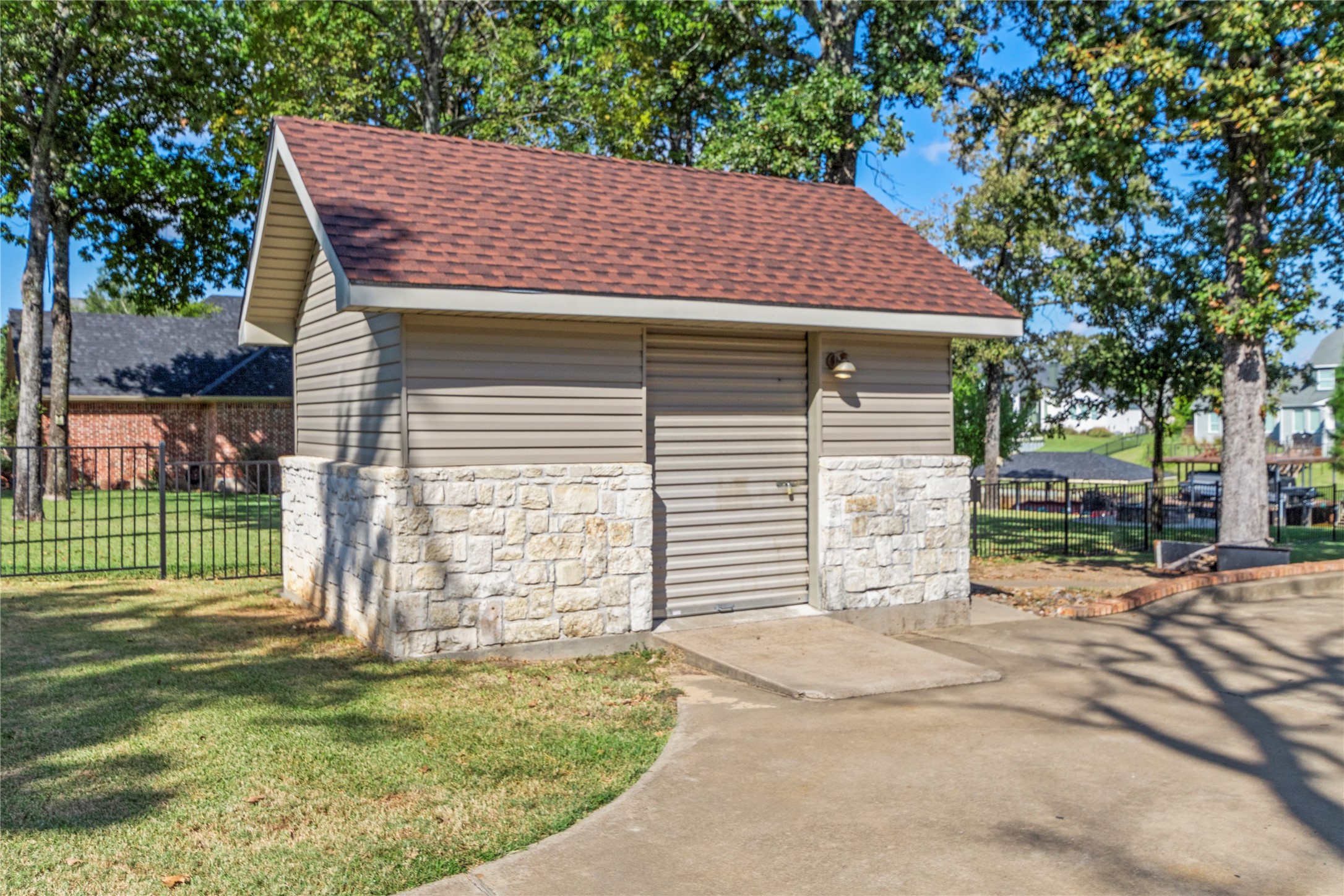 180 Surls Drive