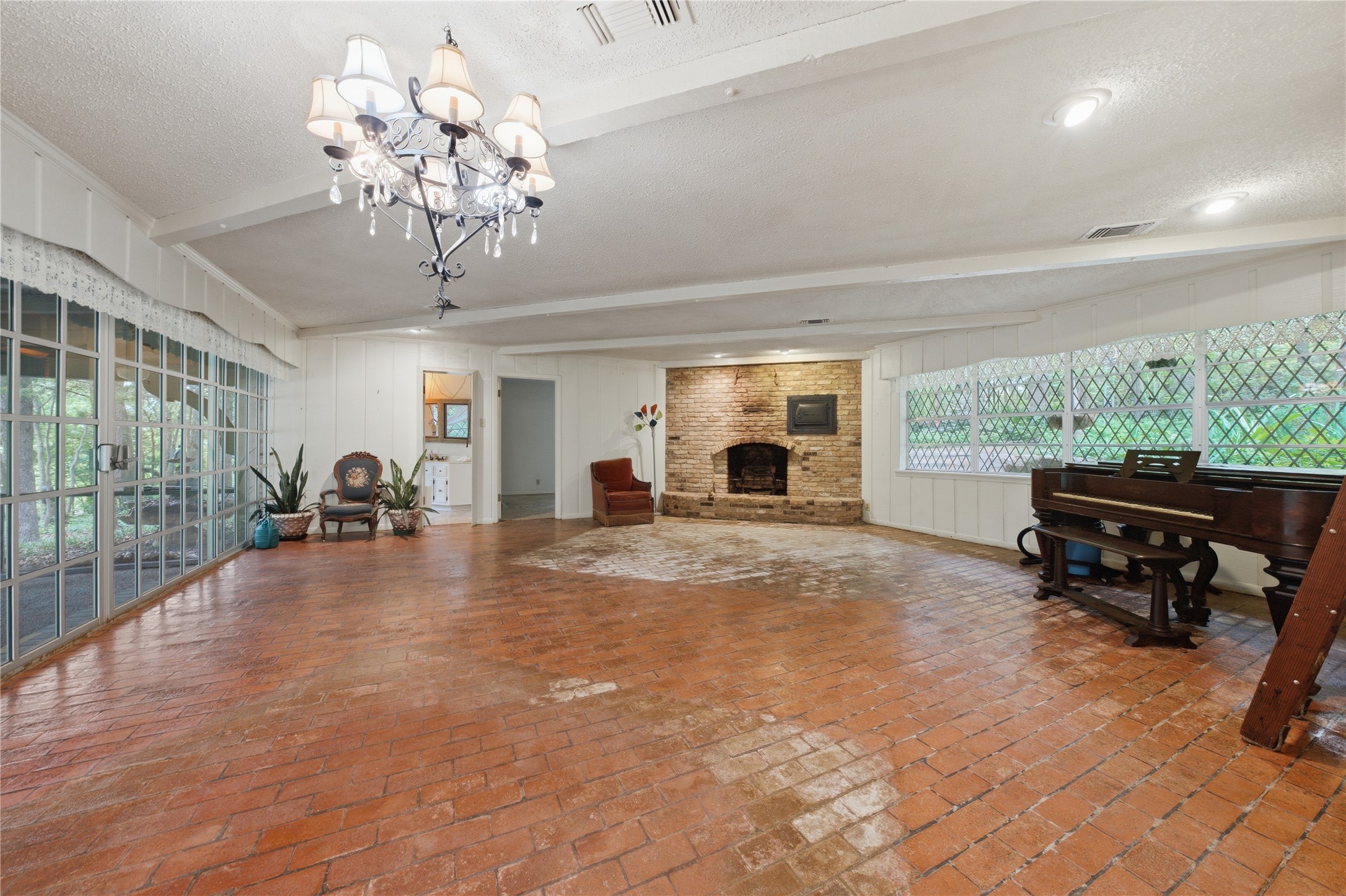 11222 County Road 1201