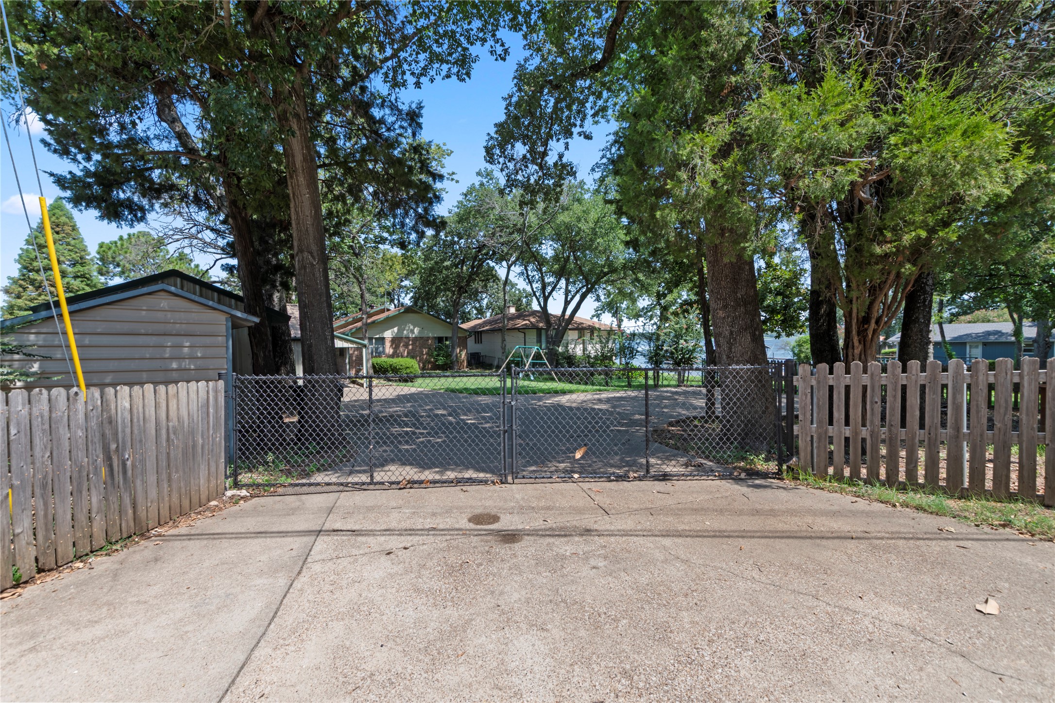 203 N Oak Acres Drive N