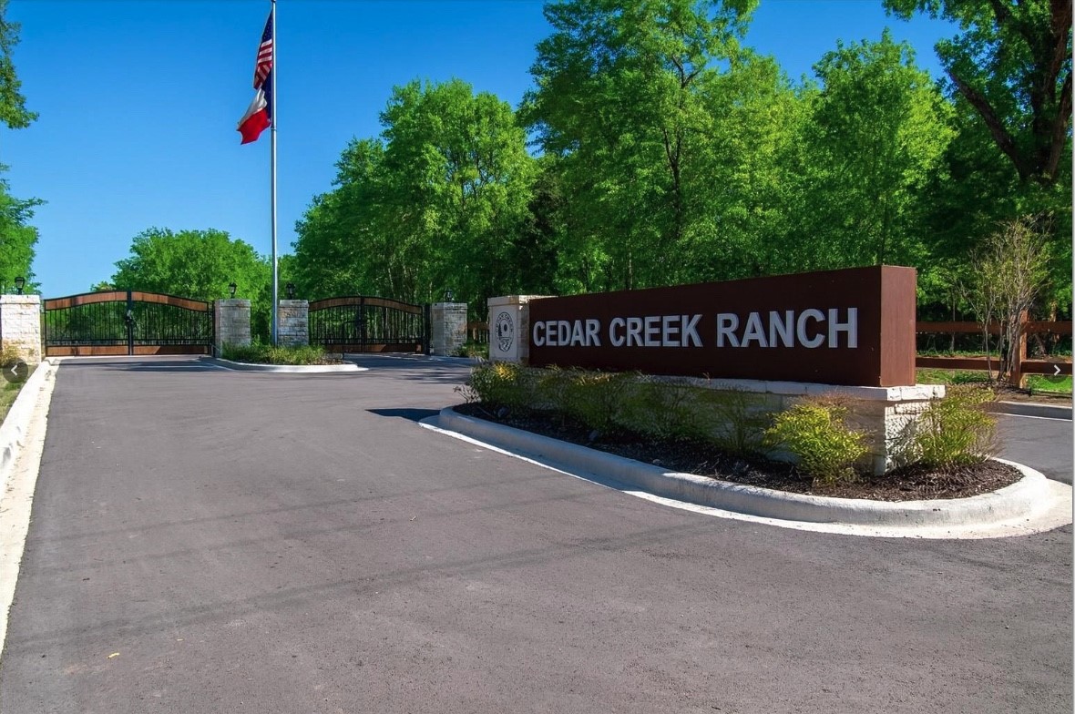 6944 Lakeshore Way