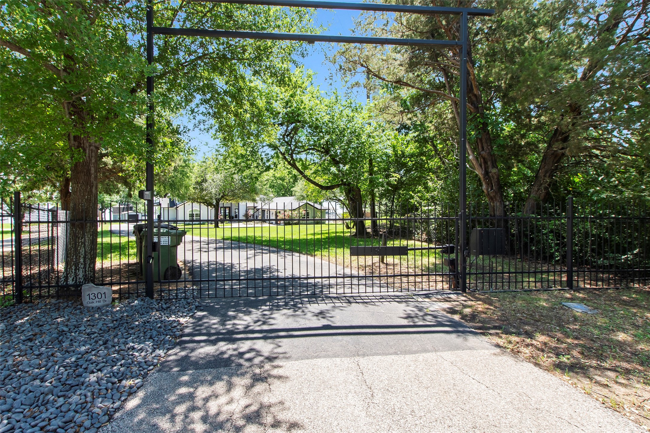 1301 Oak Hill Drive