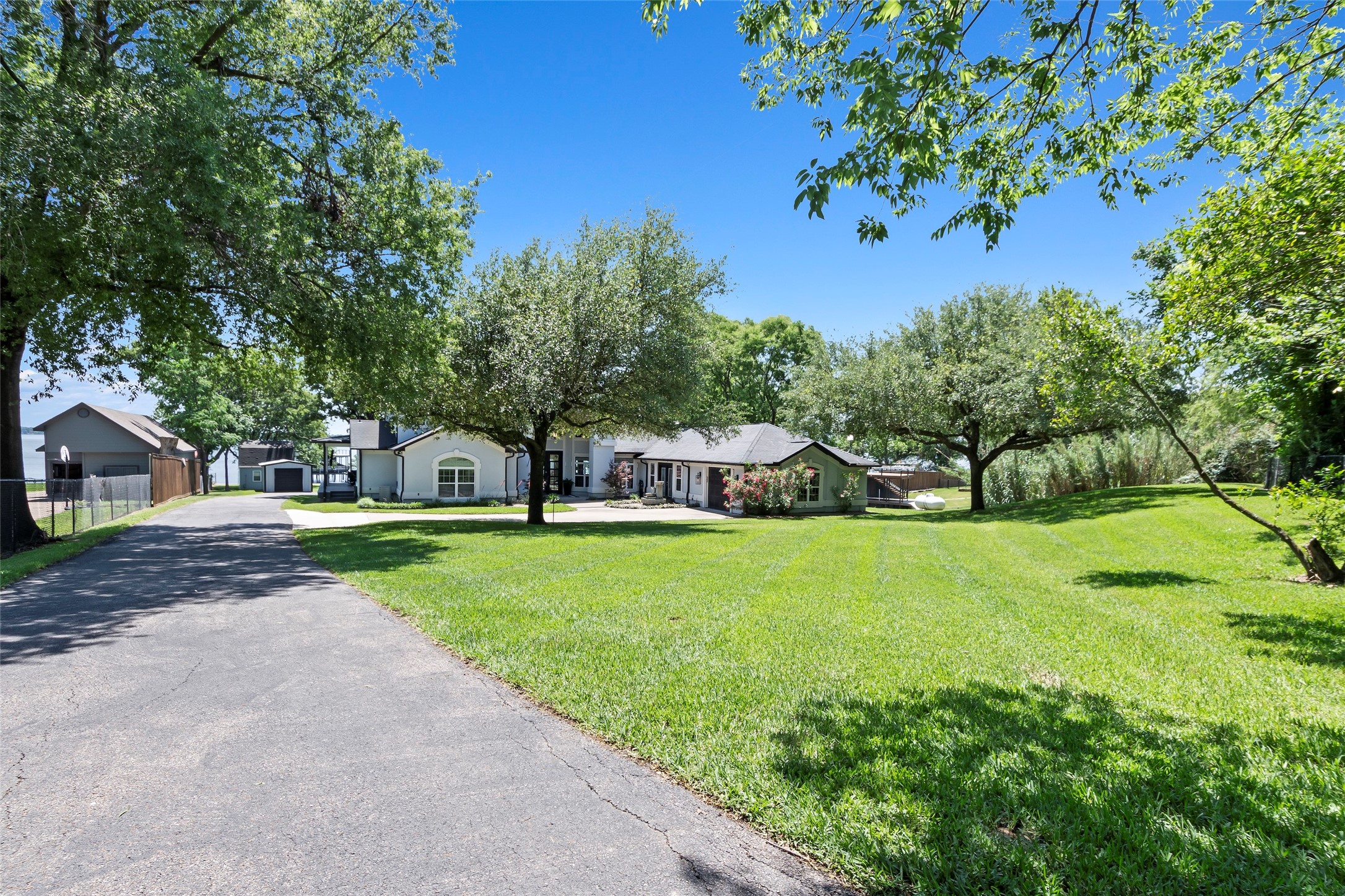 1301 Oak Hill Drive
