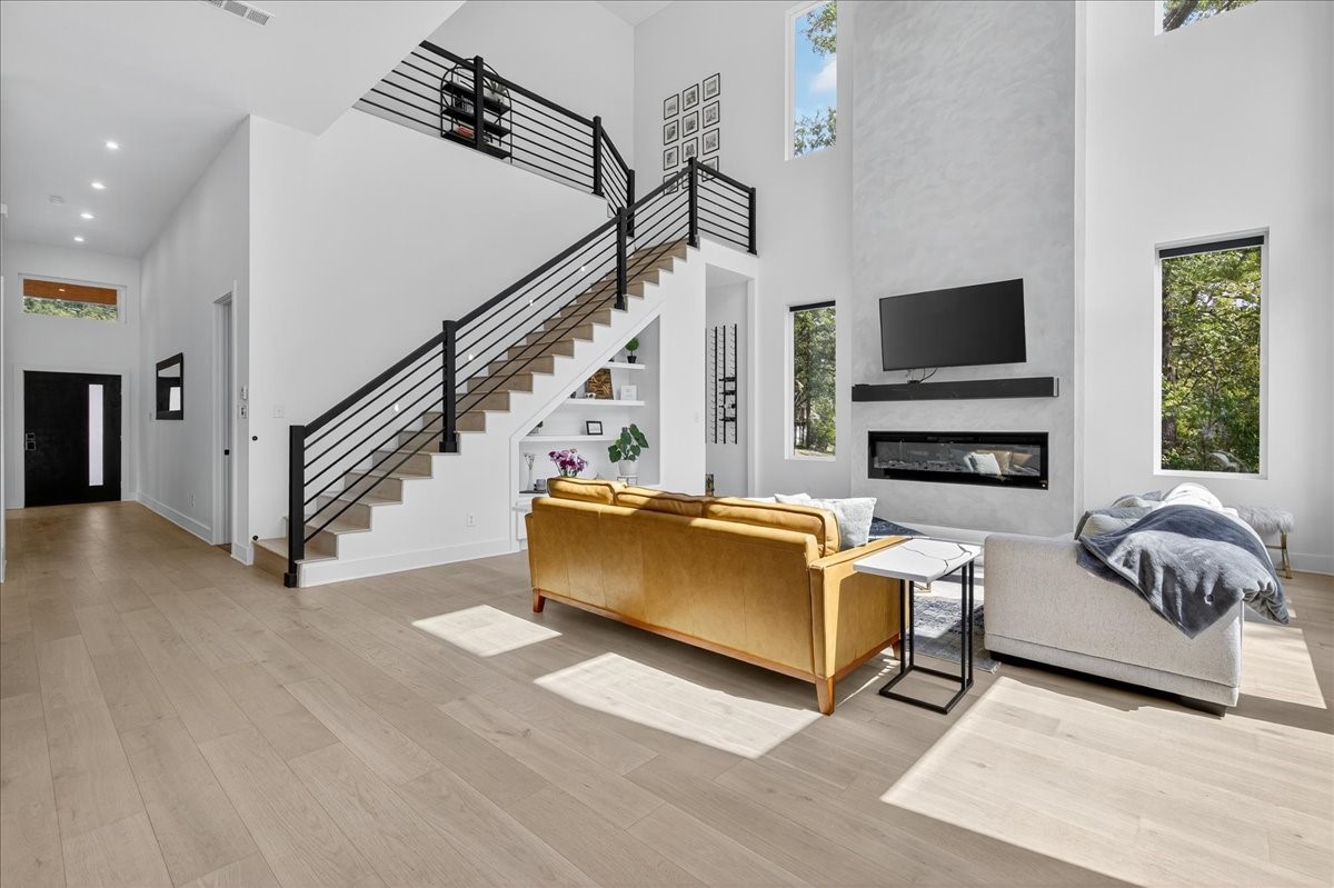 111 Nob Hill Circle