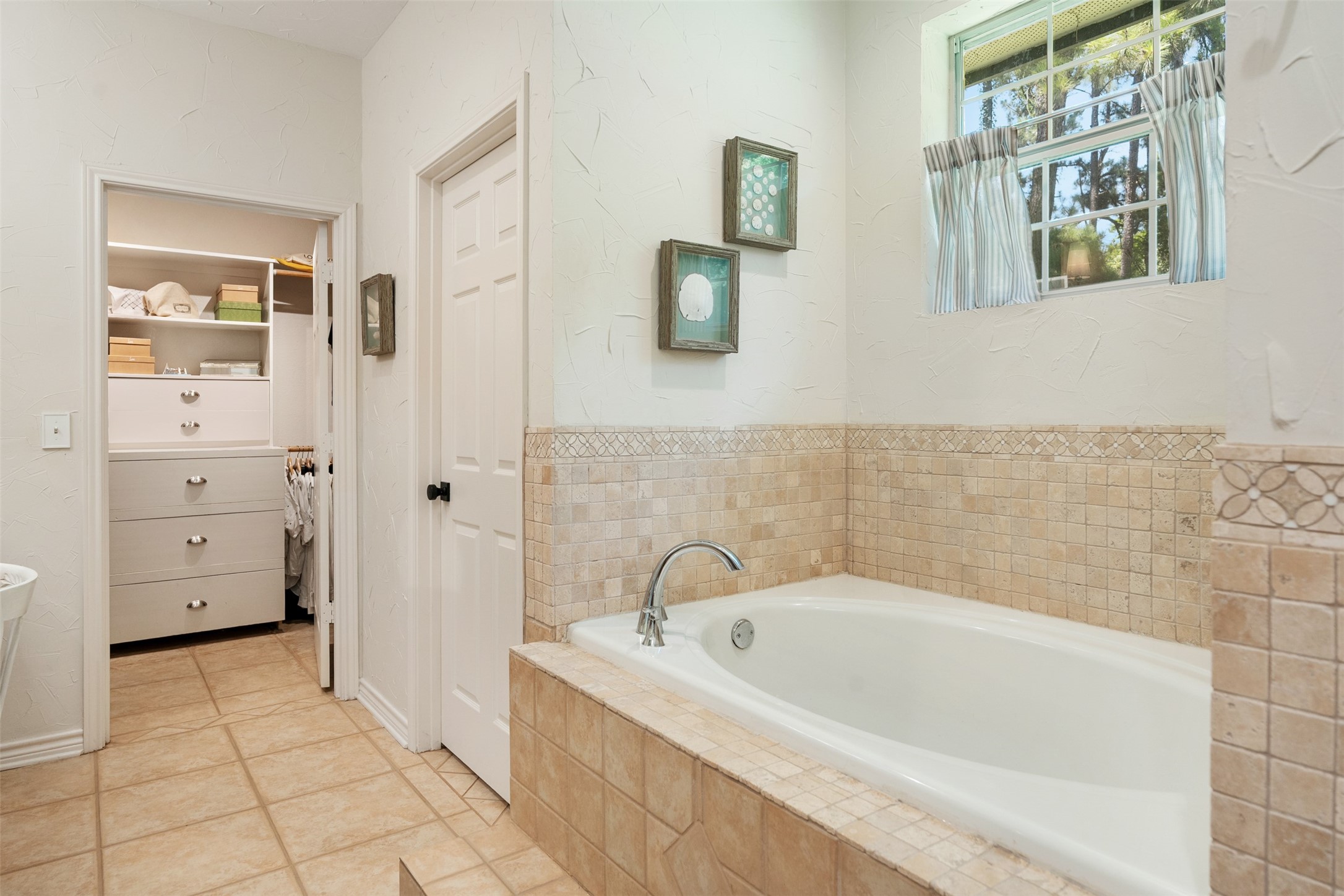 1109 Robbins Road