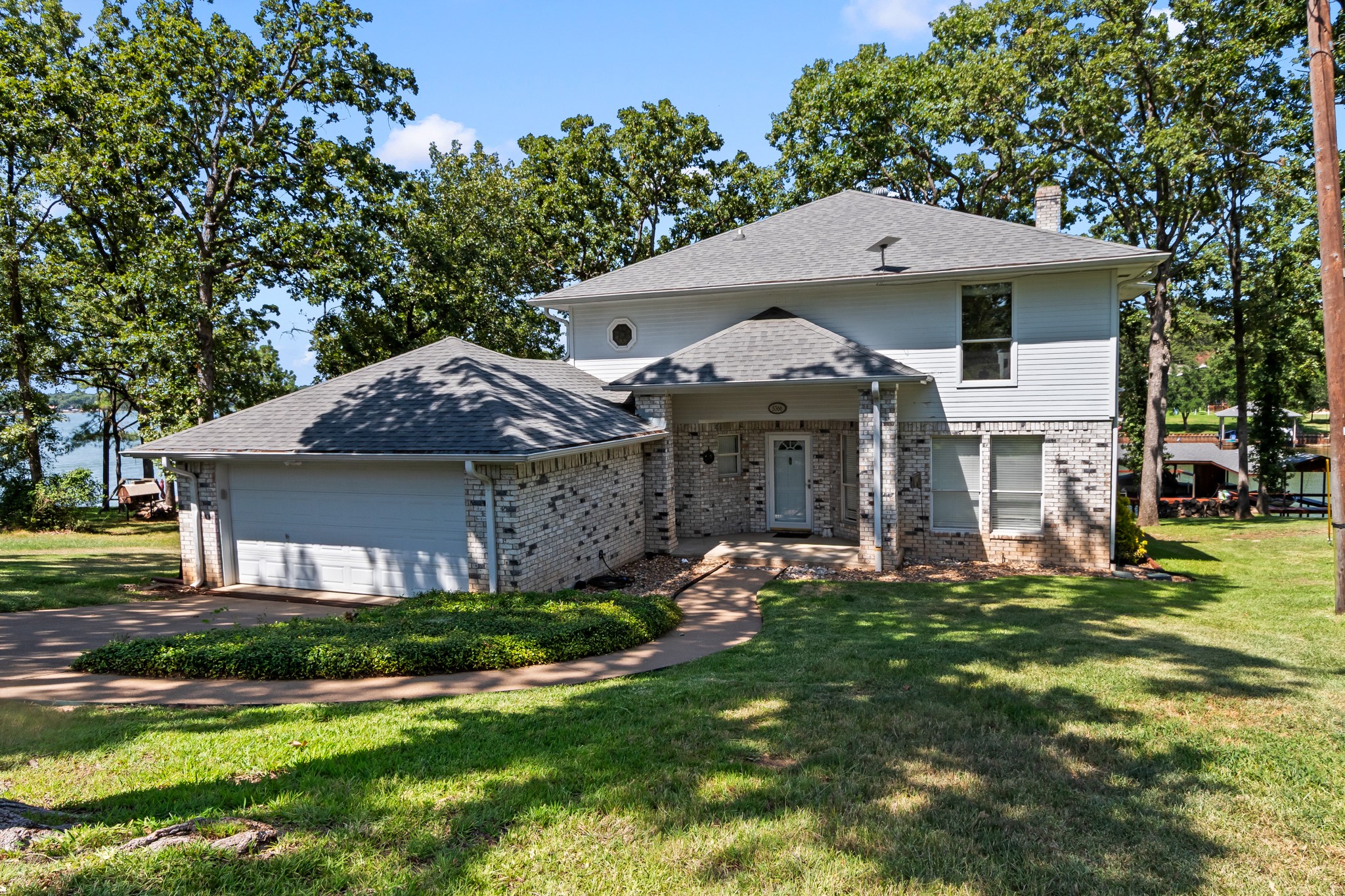 5366 Point LaVista