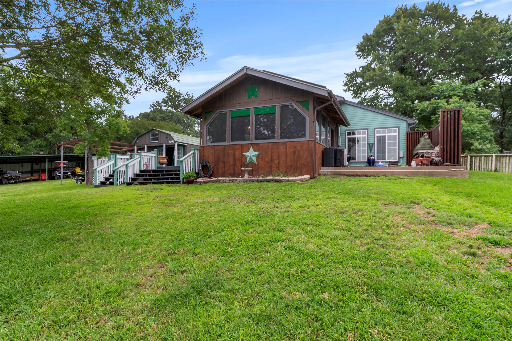 250 Whispering Oaks Trail