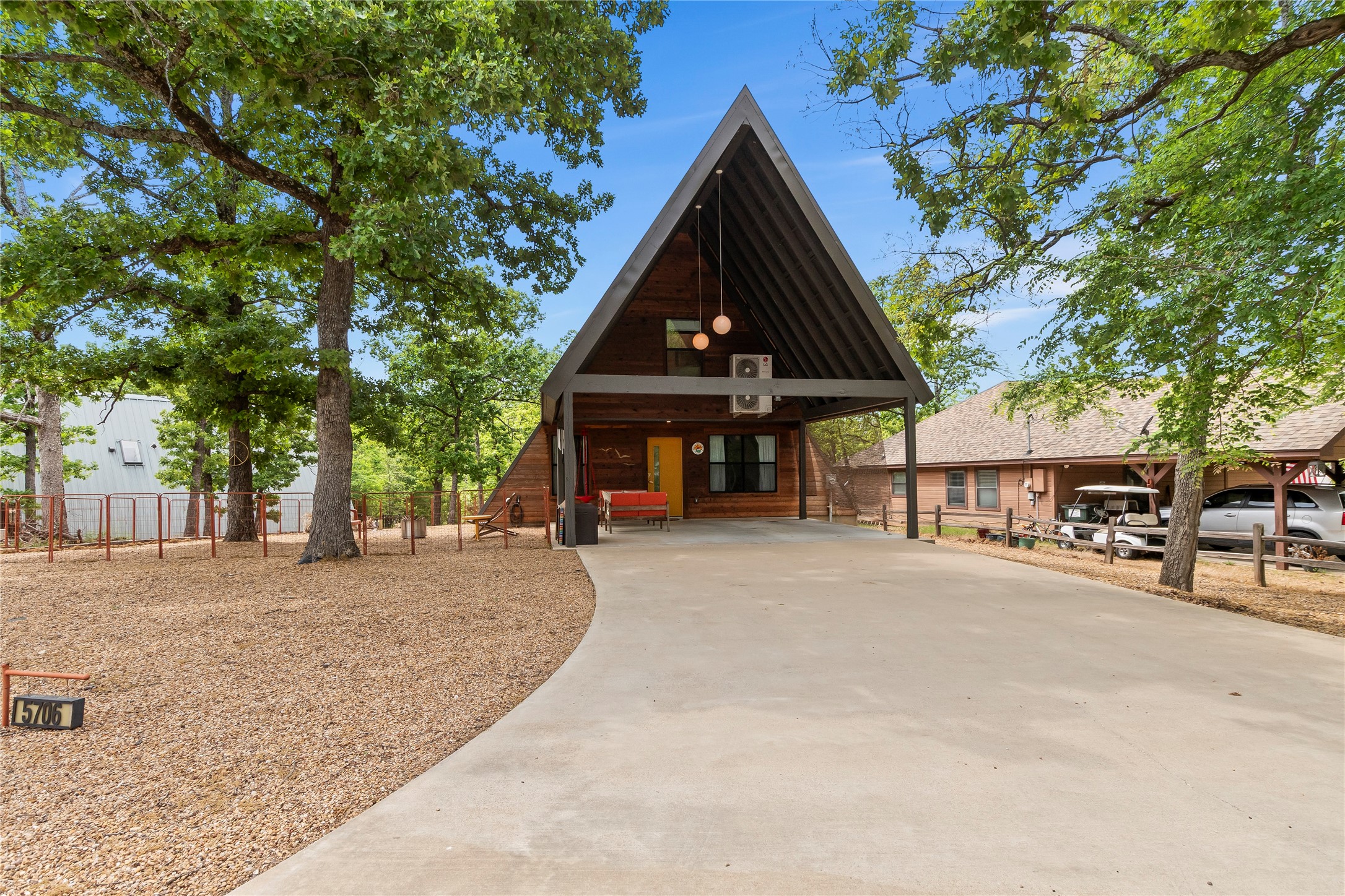 5706 Point Lavista