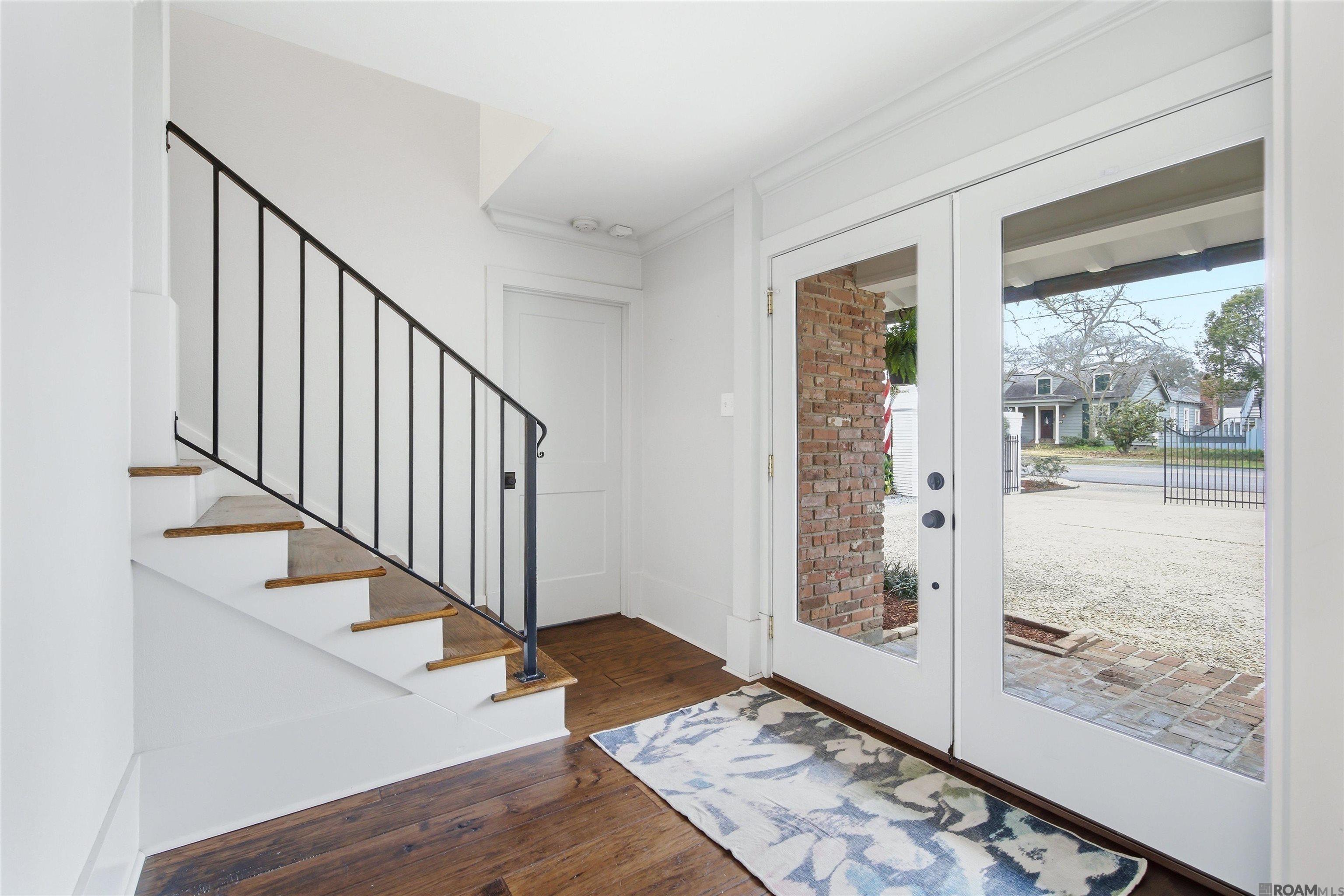2424 Broussard St