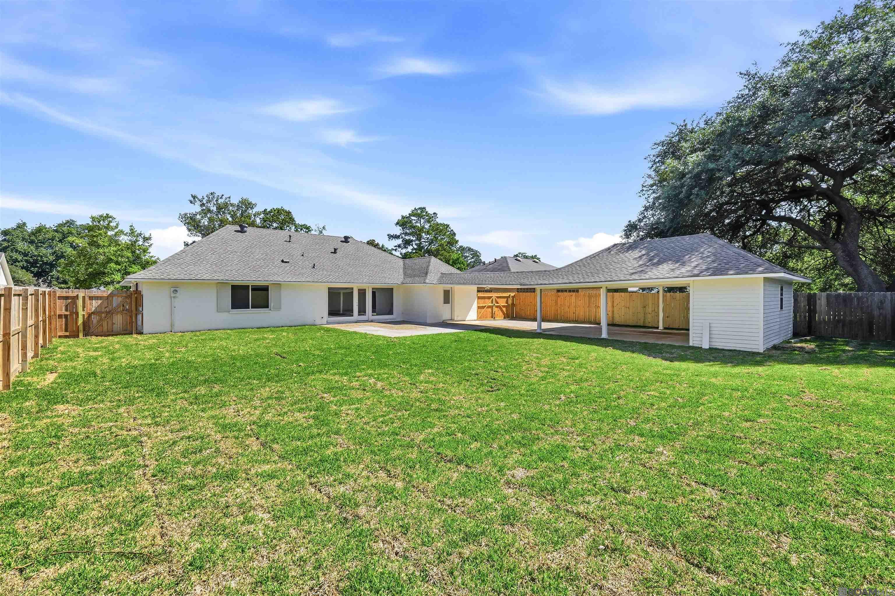 8852 Bayside Ave