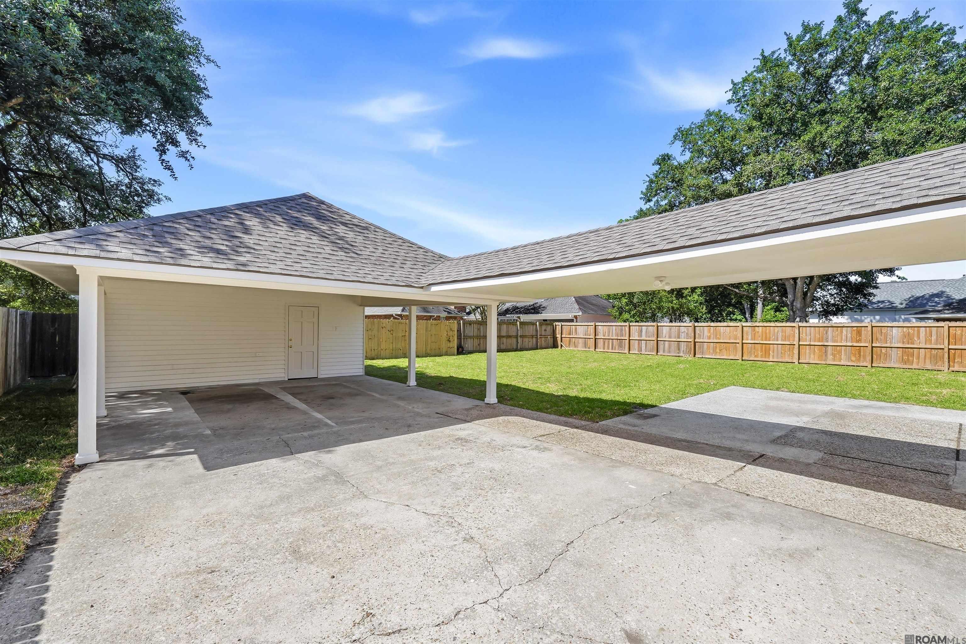 8852 Bayside Ave