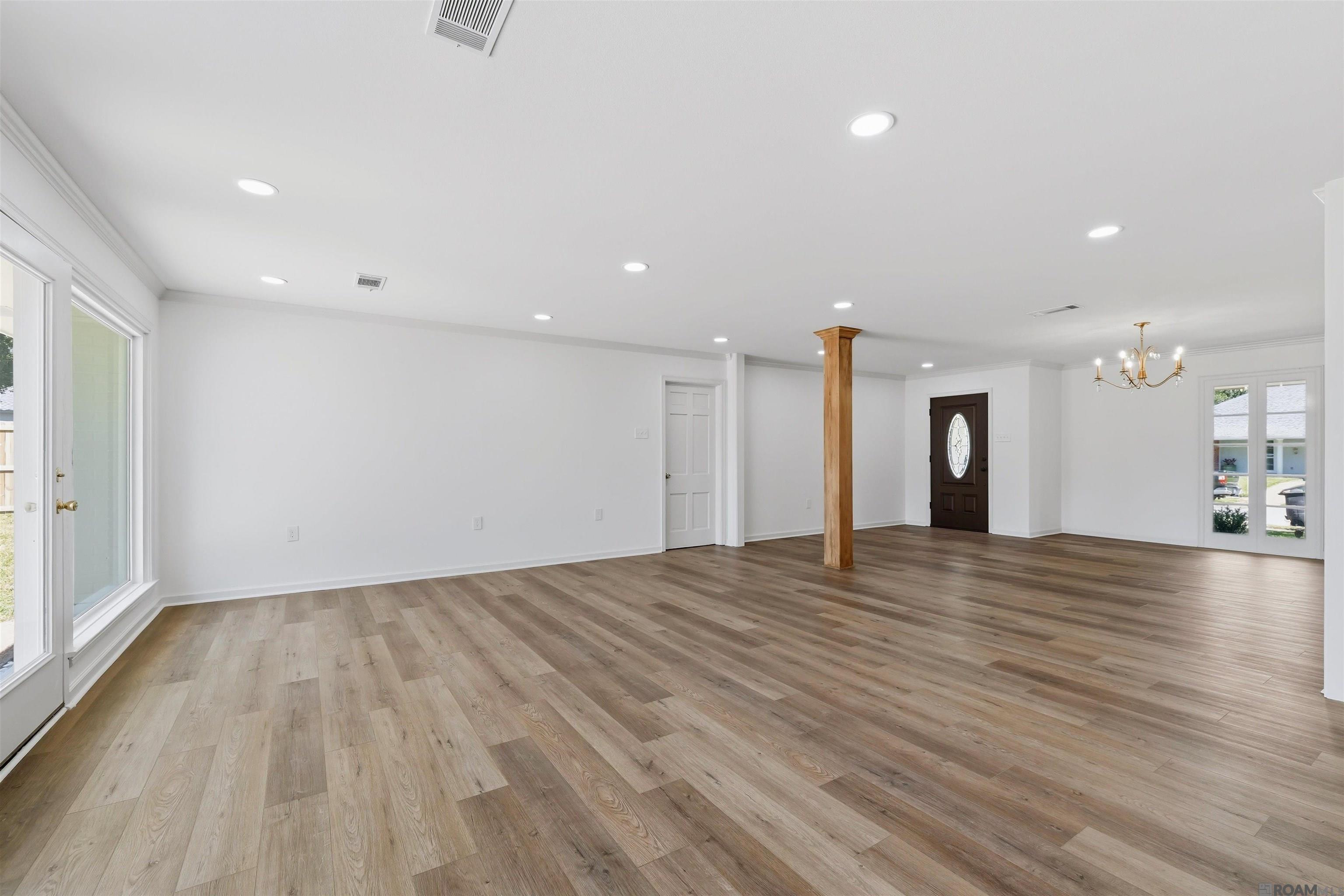 8852 Bayside Ave