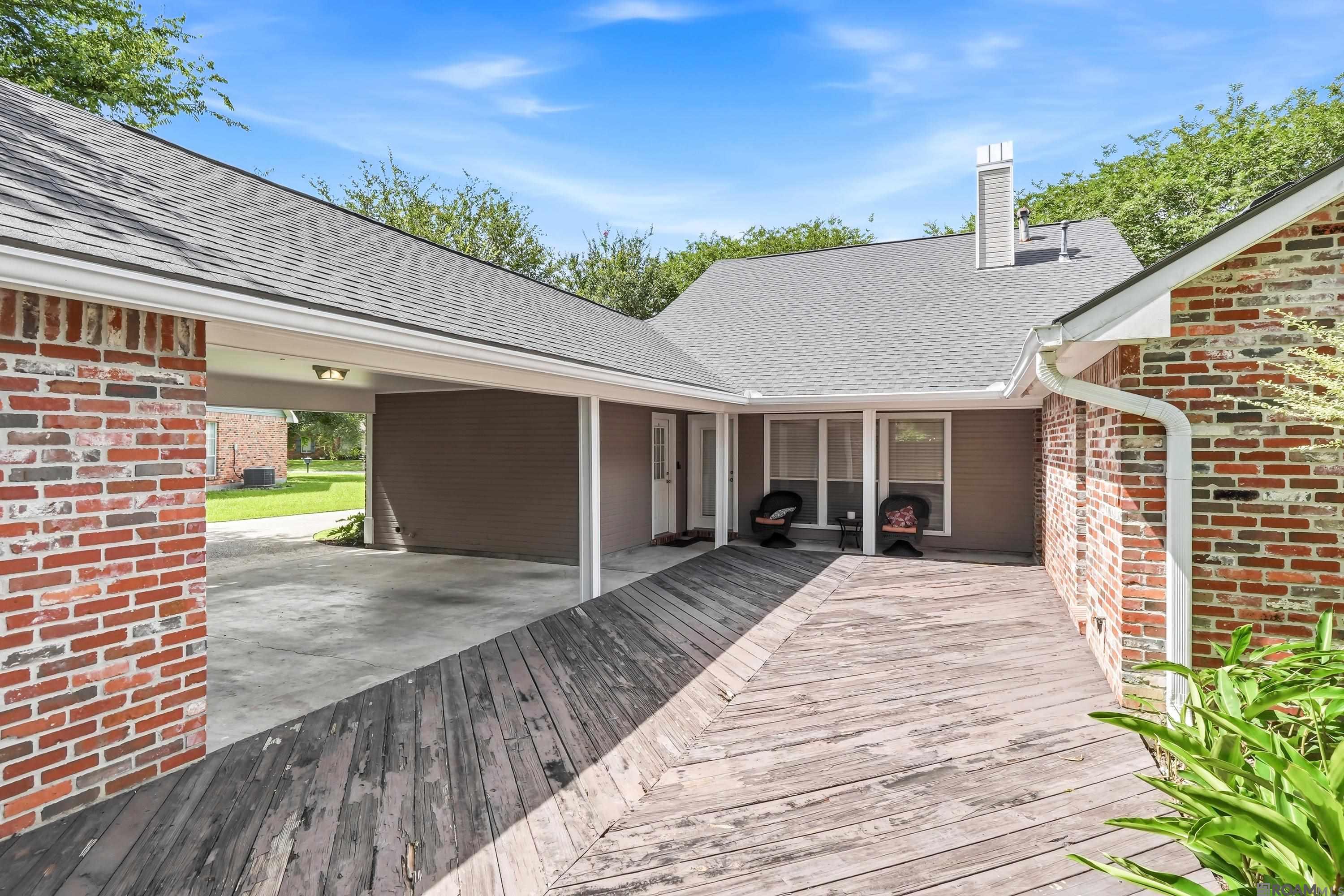 5253 River Meadow Dr