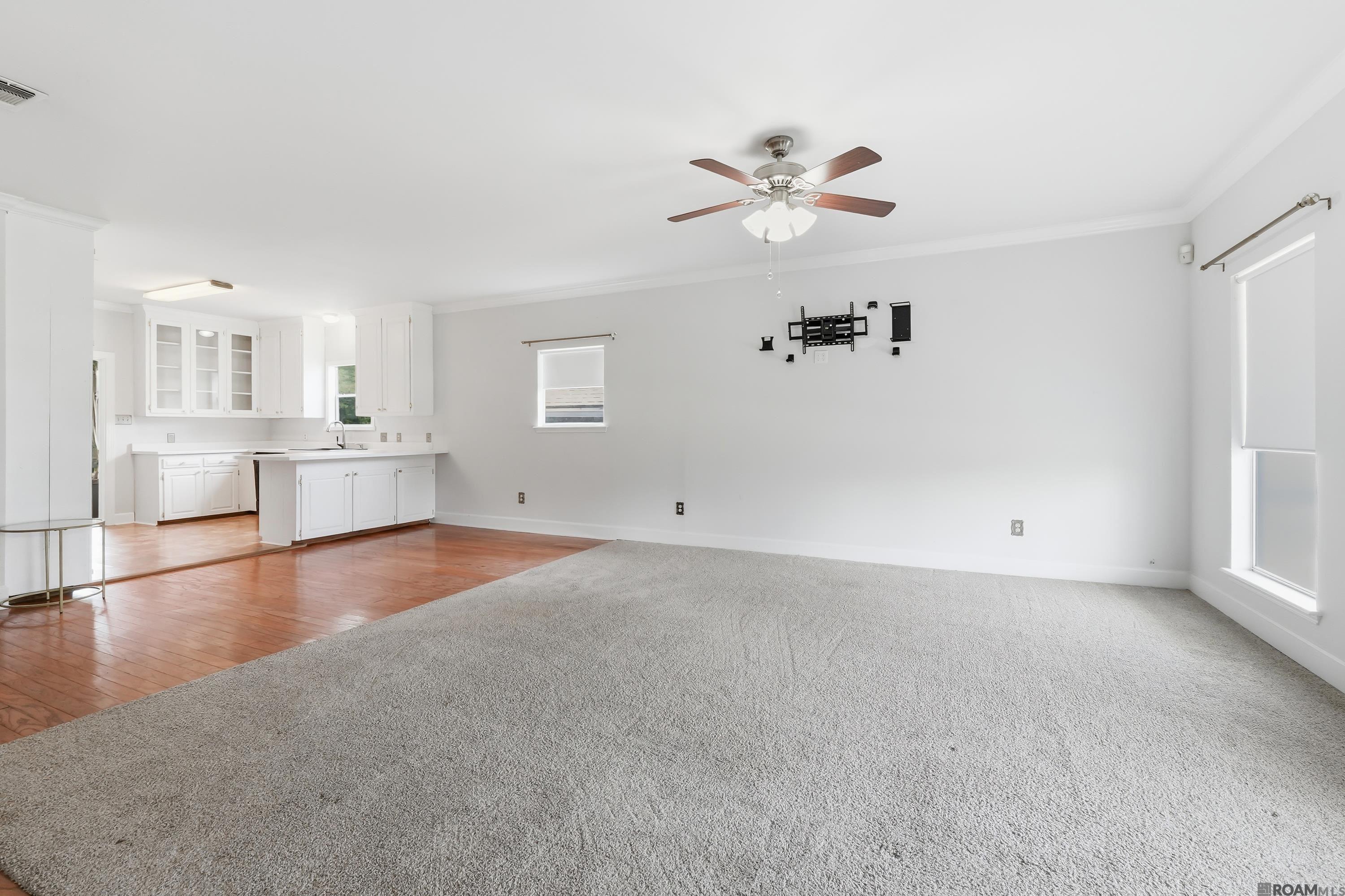 1304 E Tiffani St