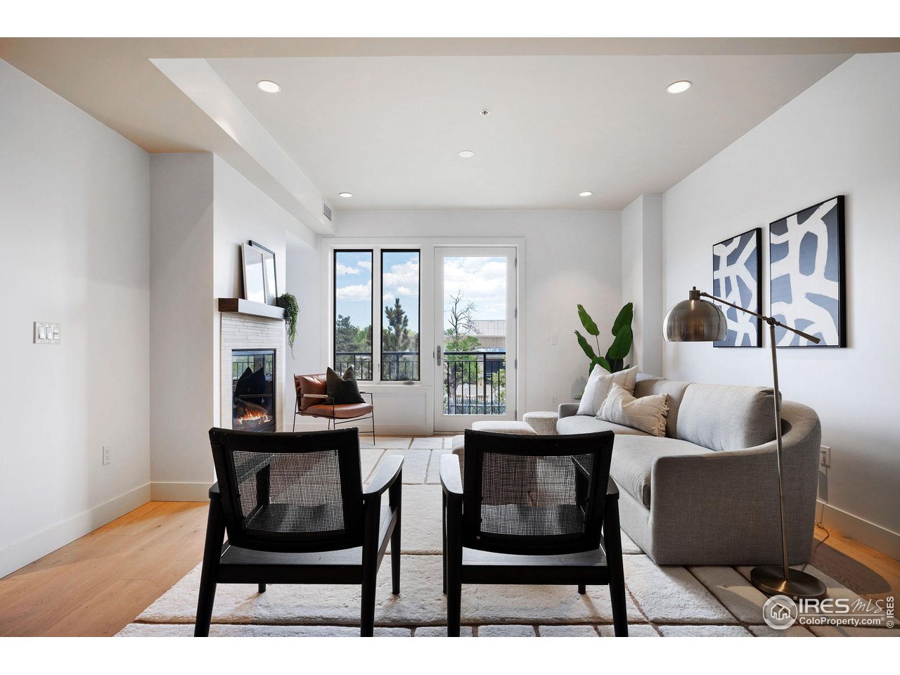 3401 Arapahoe Ave 203