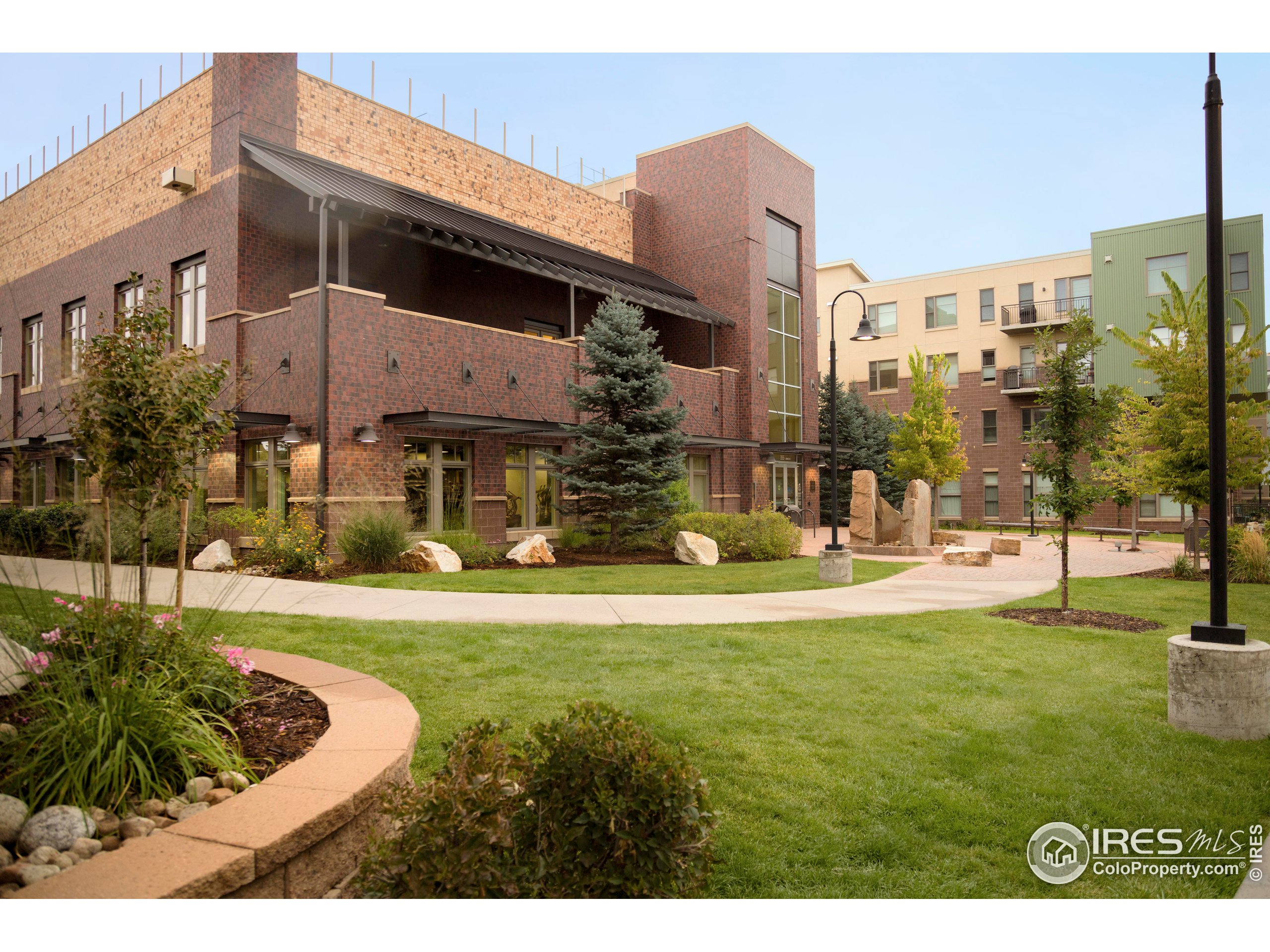 3401 Arapahoe Ave 203