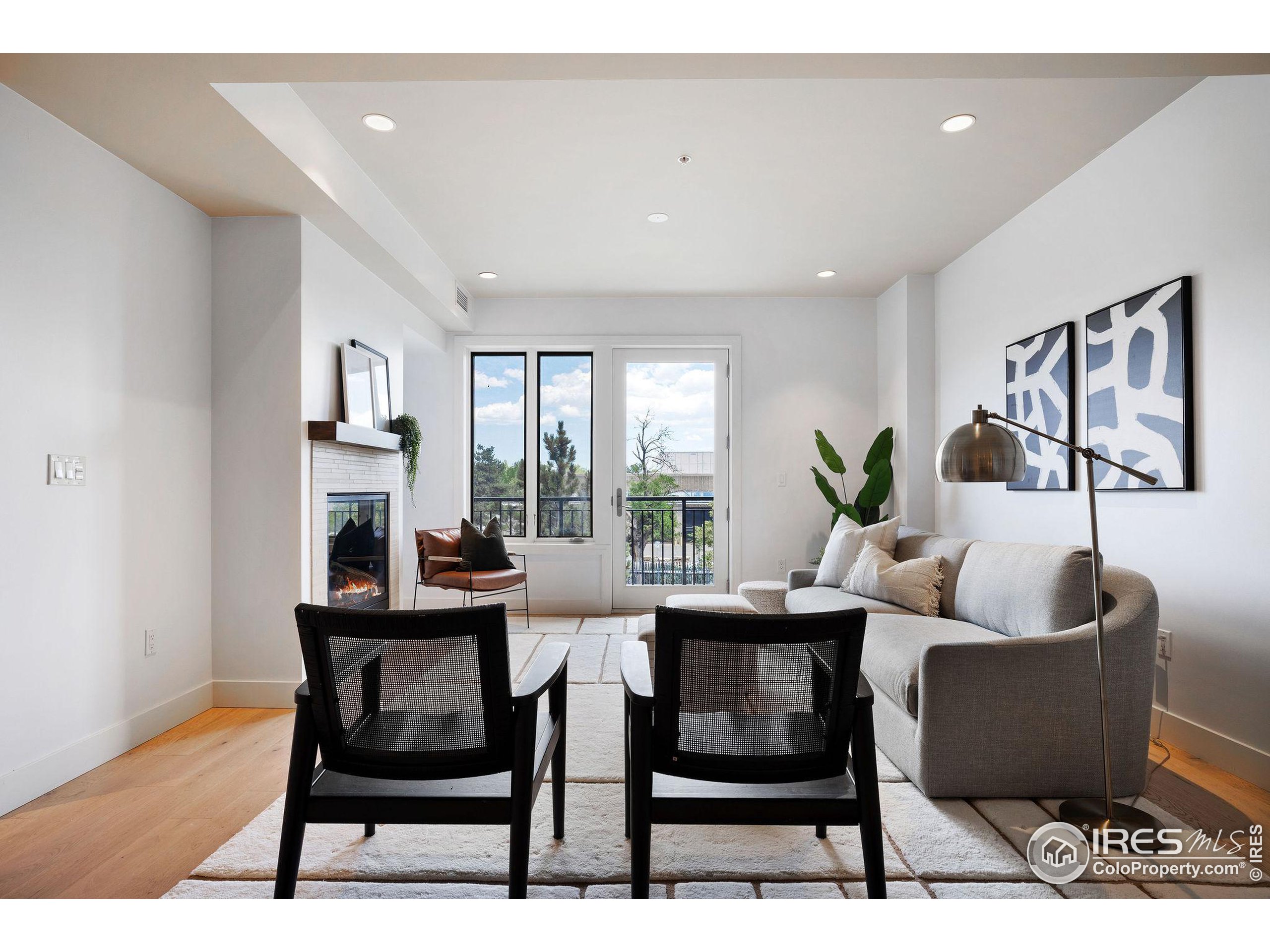 3401 Arapahoe Ave 203