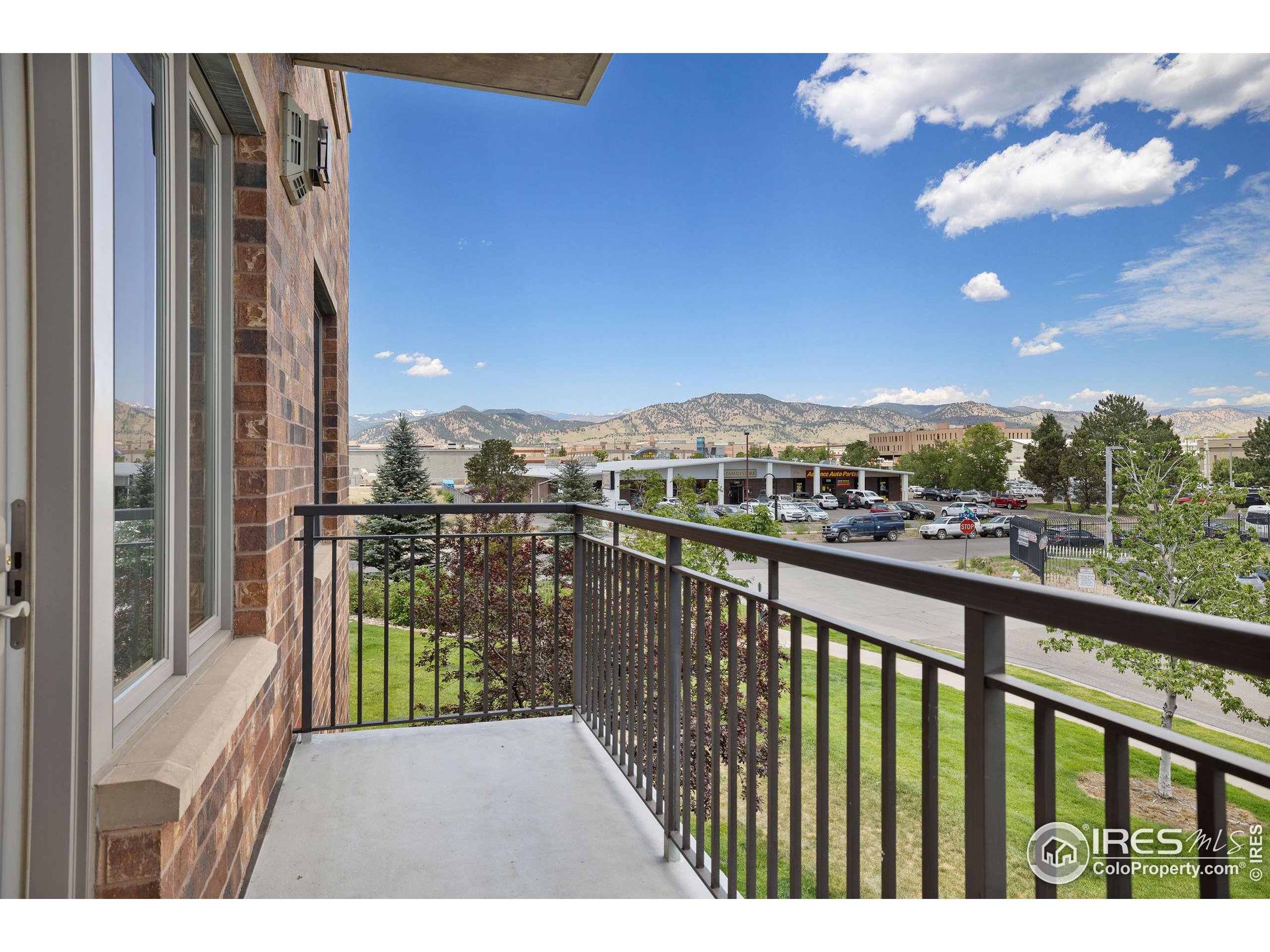 3401 Arapahoe Ave 203