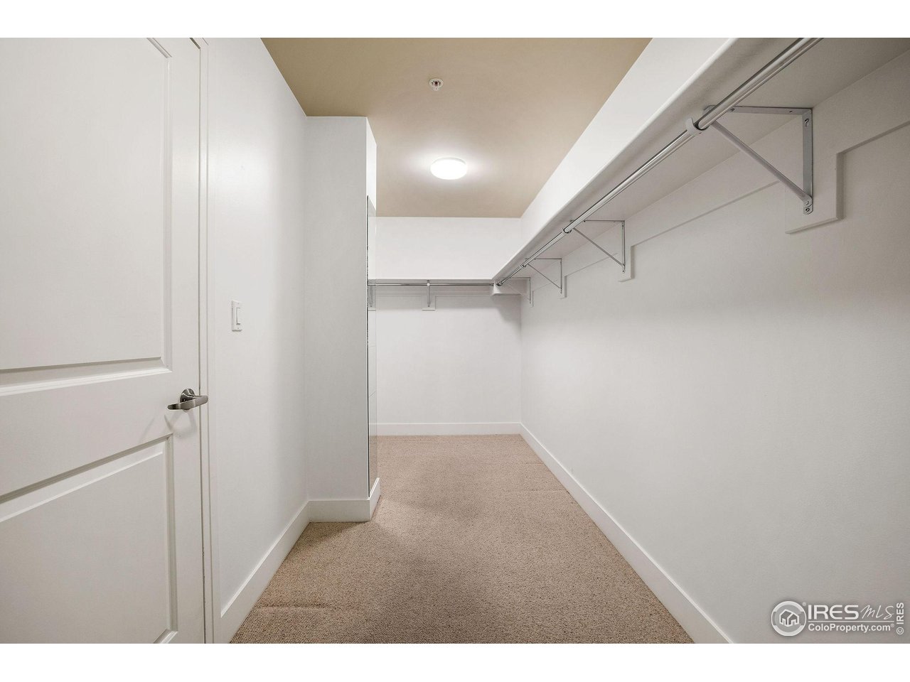 3401 Arapahoe Ave 203