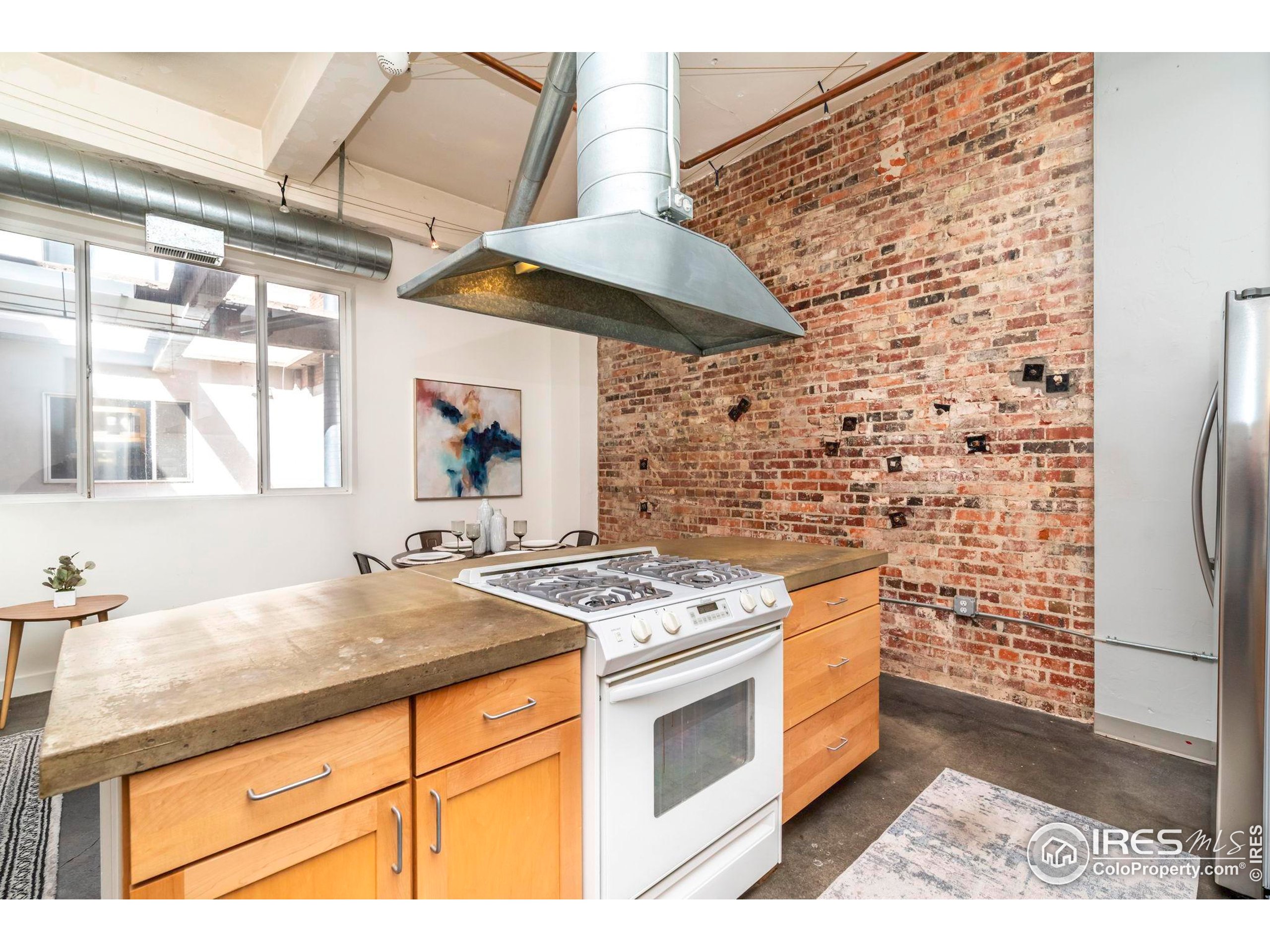 1777 E 39th Ave #209