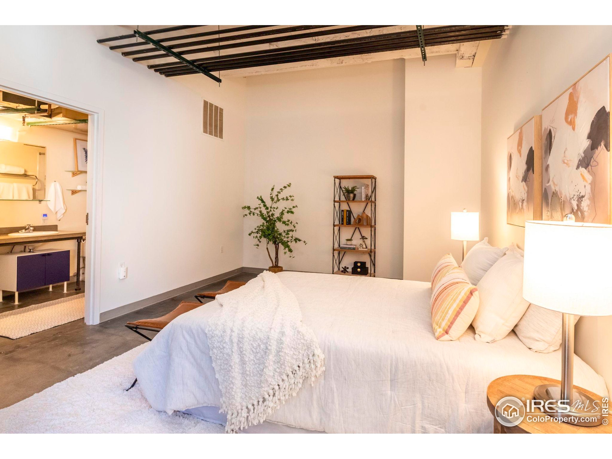 1777 E 39th Ave #209