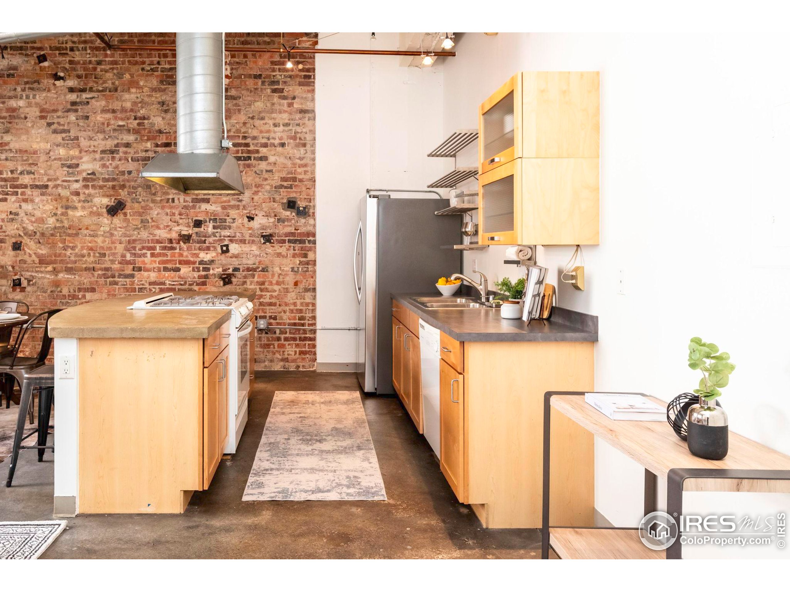 1777 E 39th Ave #209