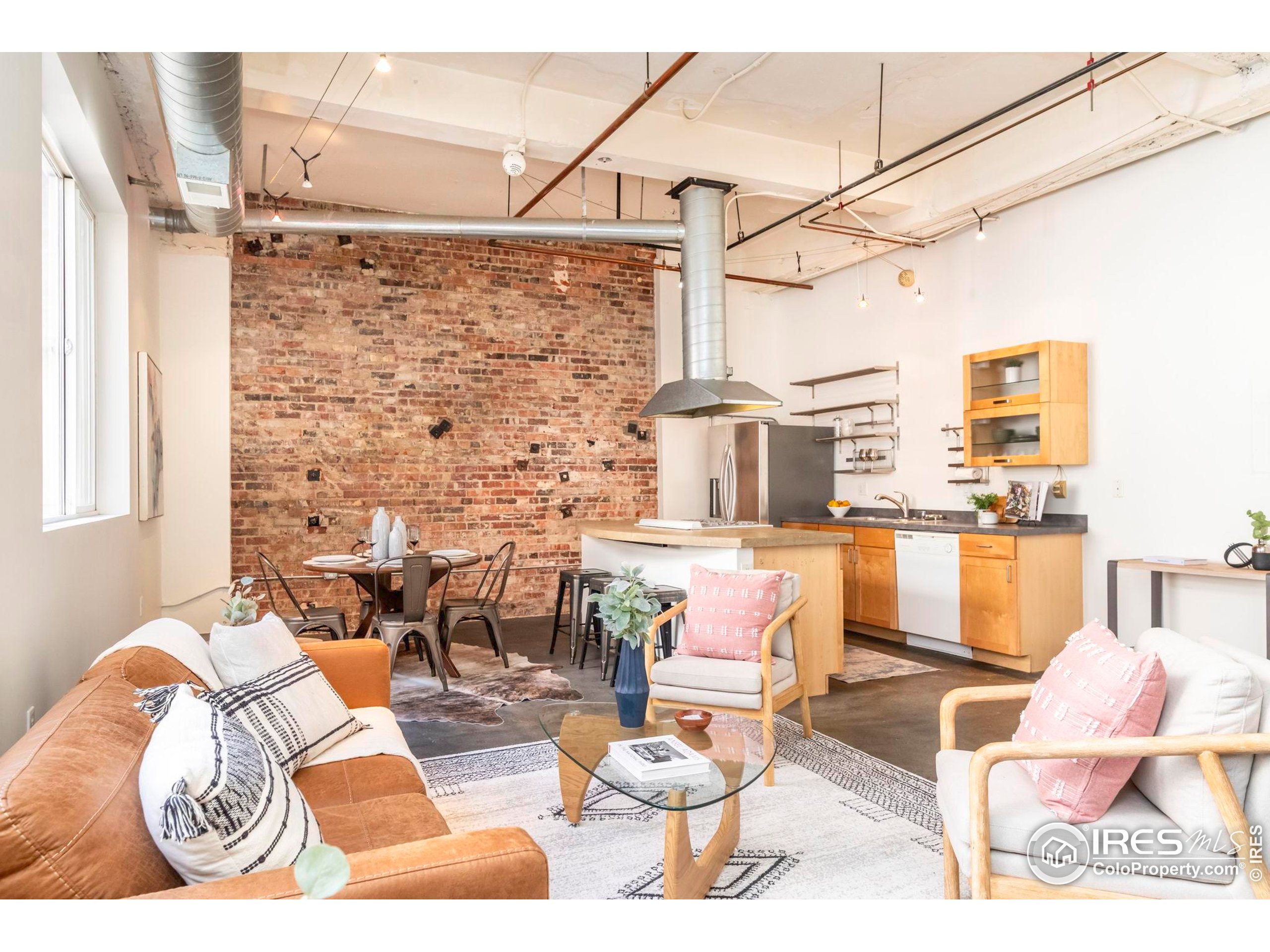 1777 E 39th Ave #209