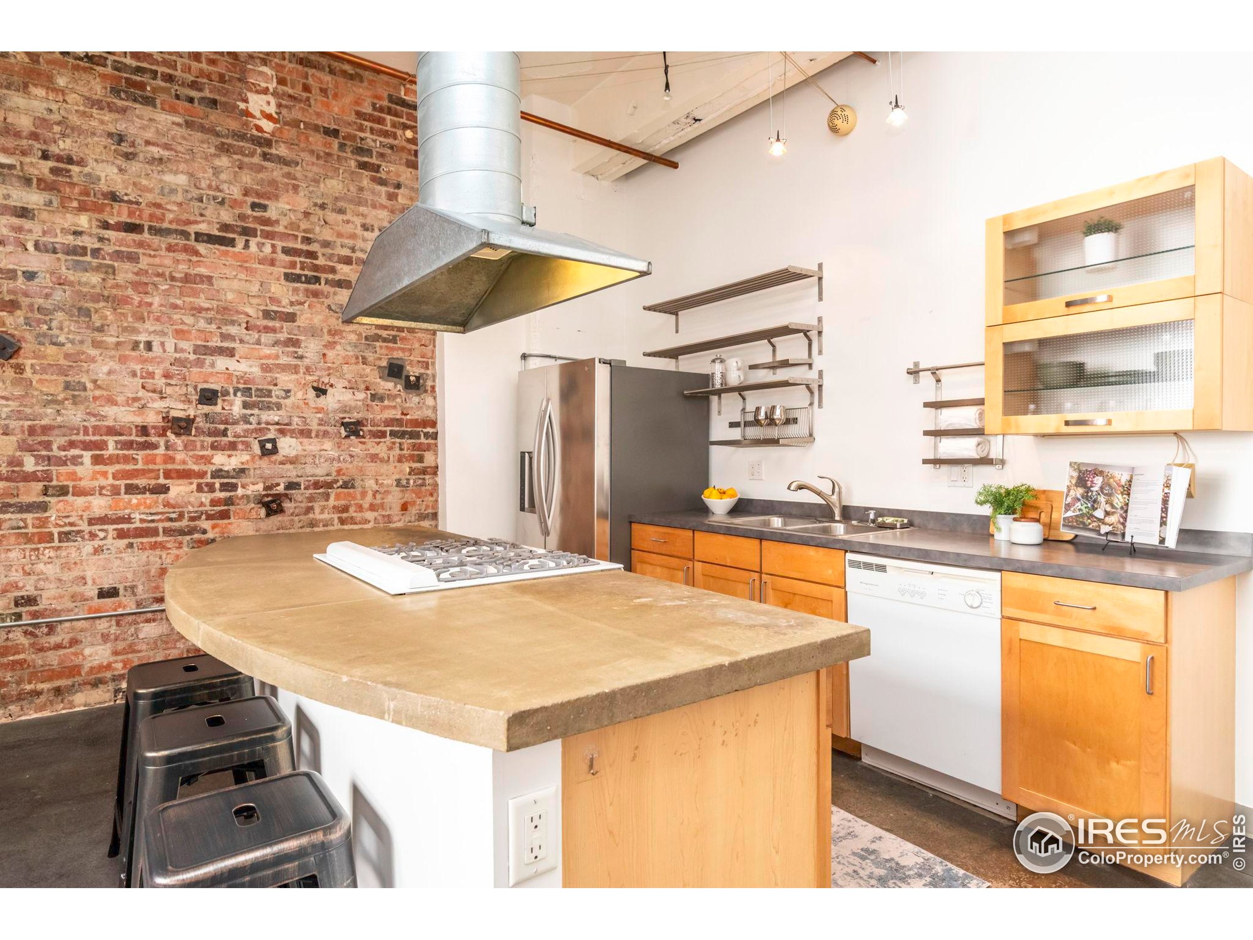 1777 E 39th Ave #209