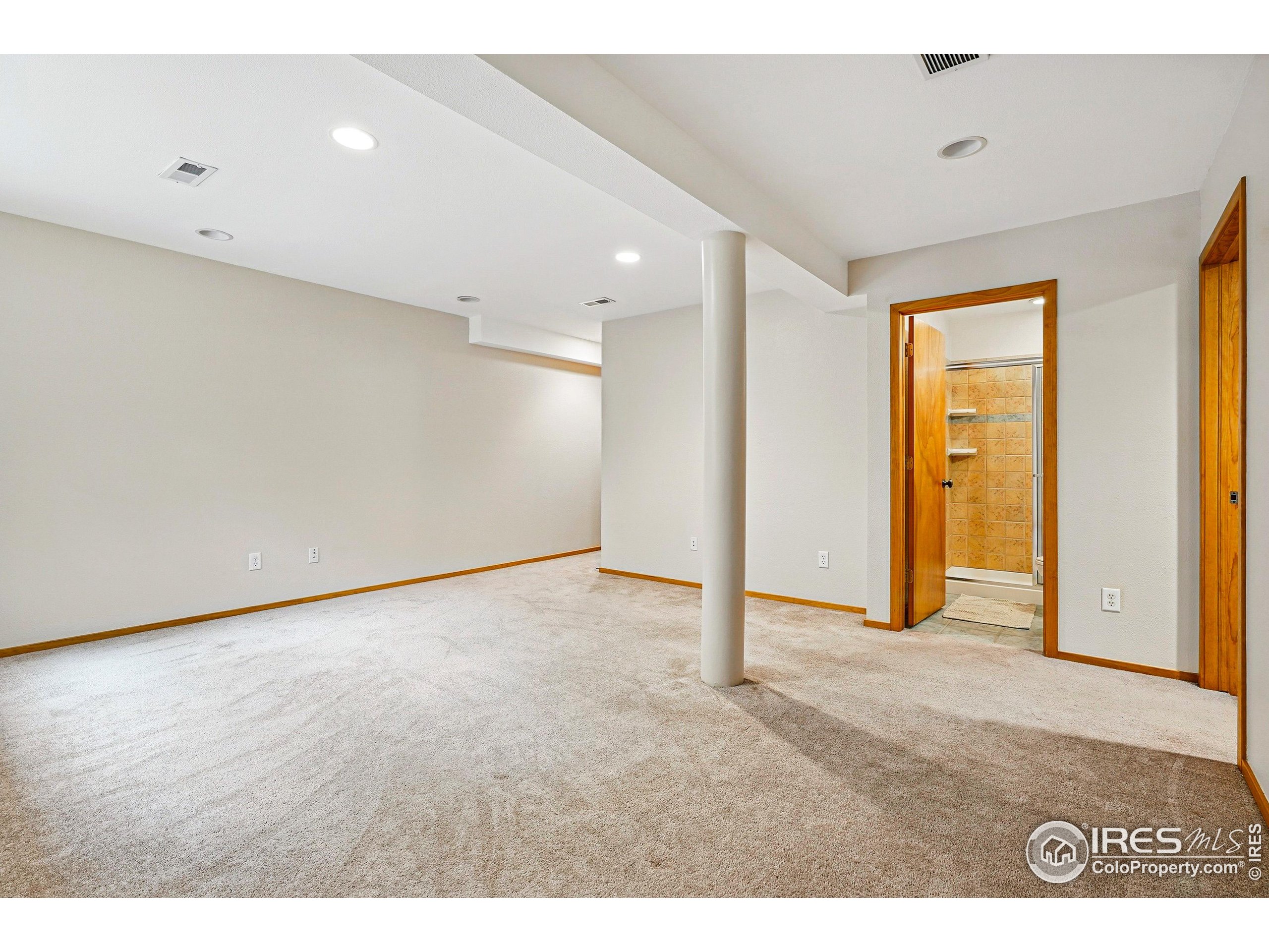 4489 Wellington Rd