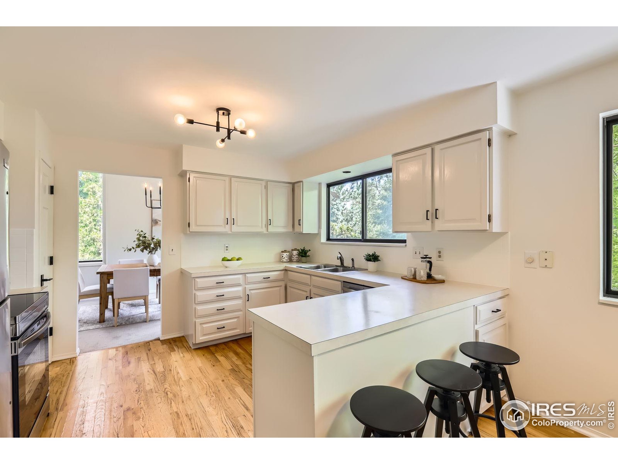 1005 E 5th Ave