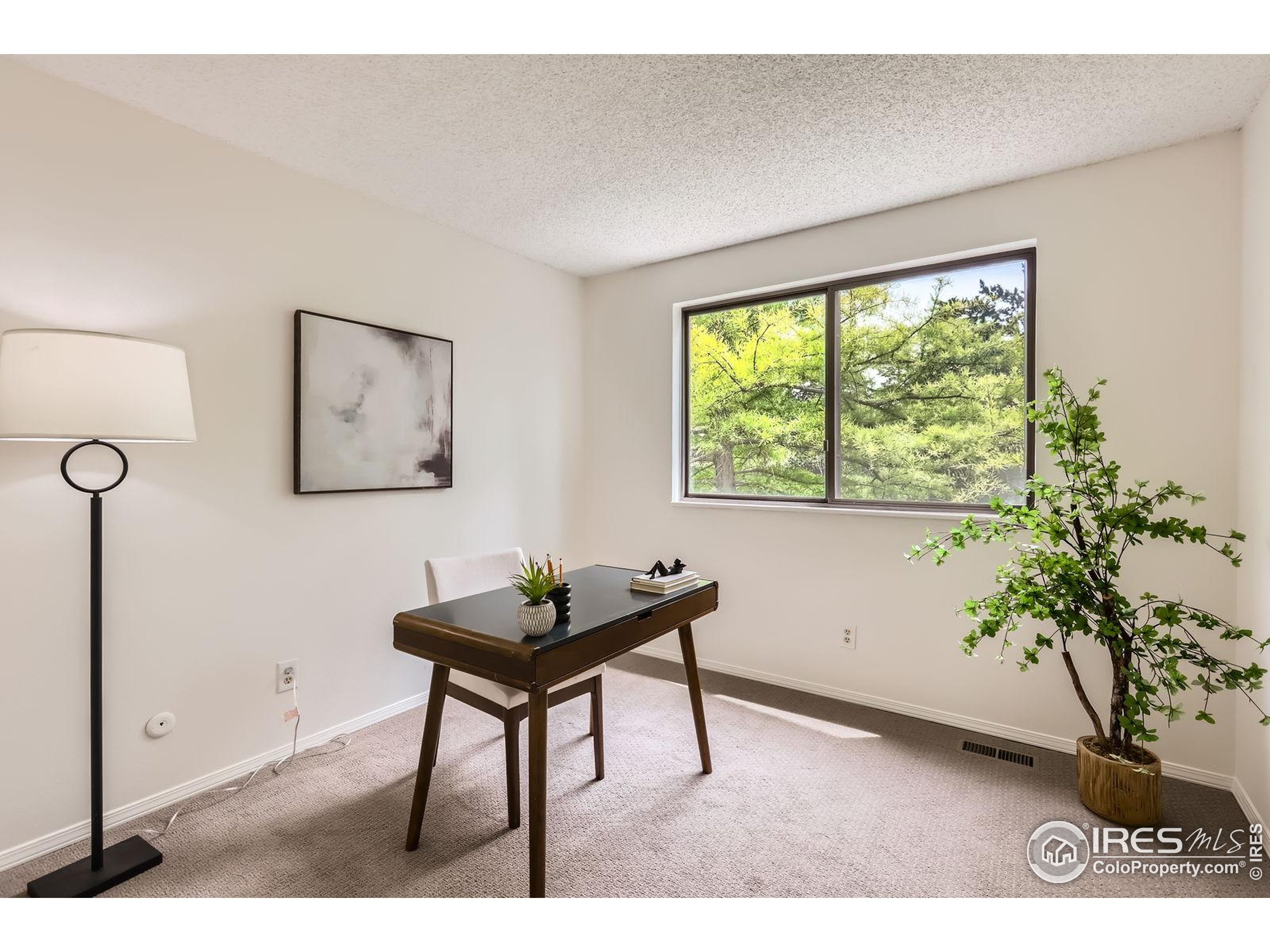 1005 E 5th Ave