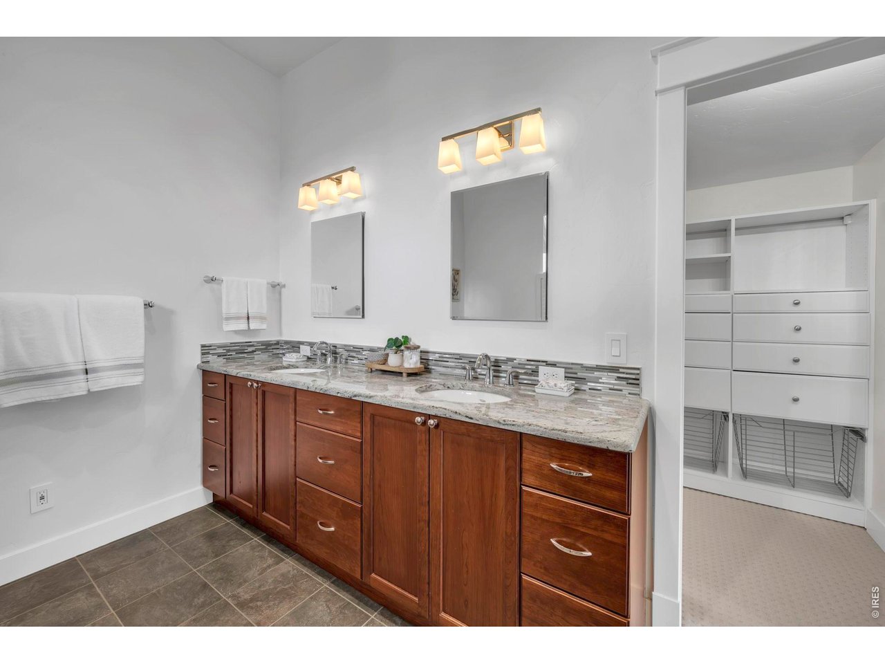 1215 Cedar Ave 301