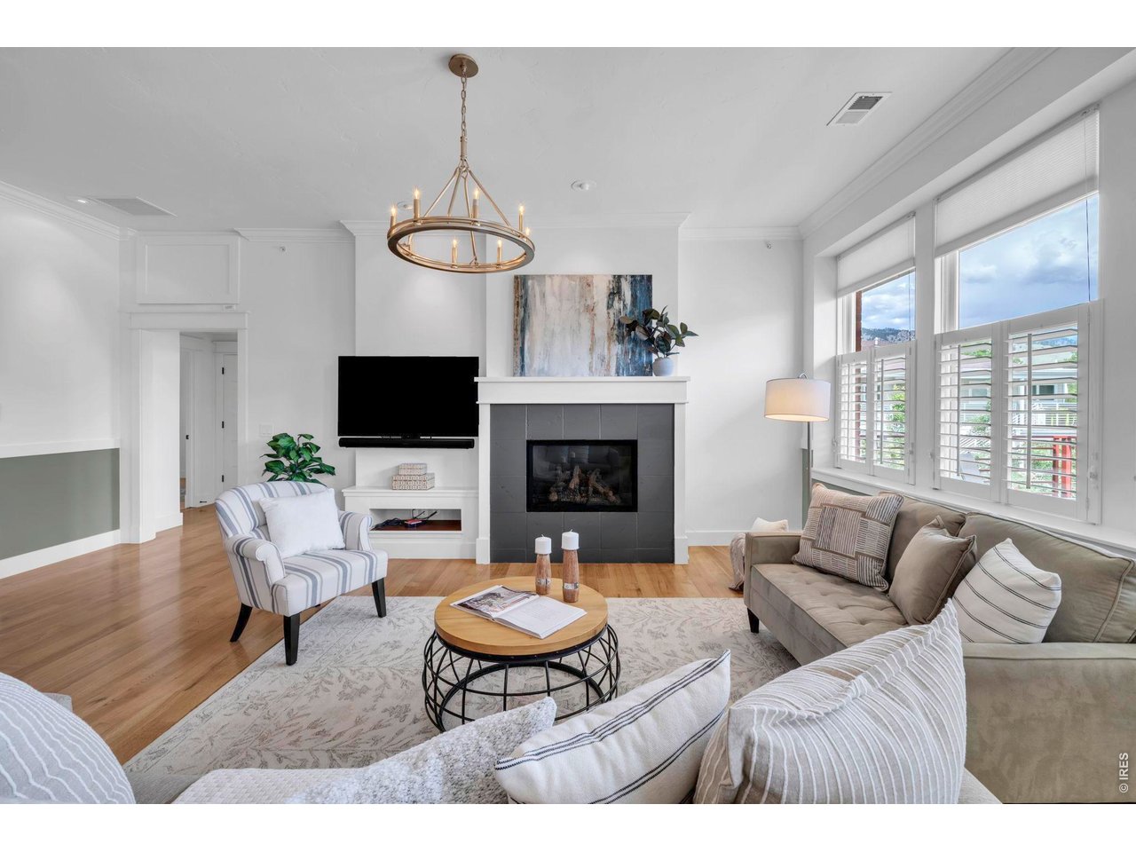 1215 Cedar Ave 301