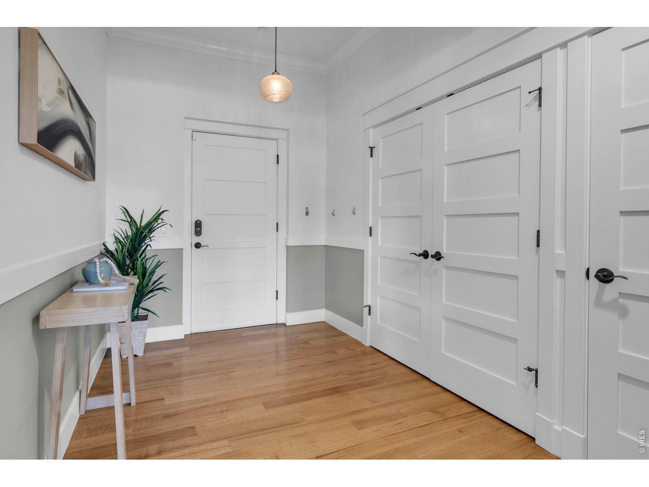 1215 Cedar Ave 301