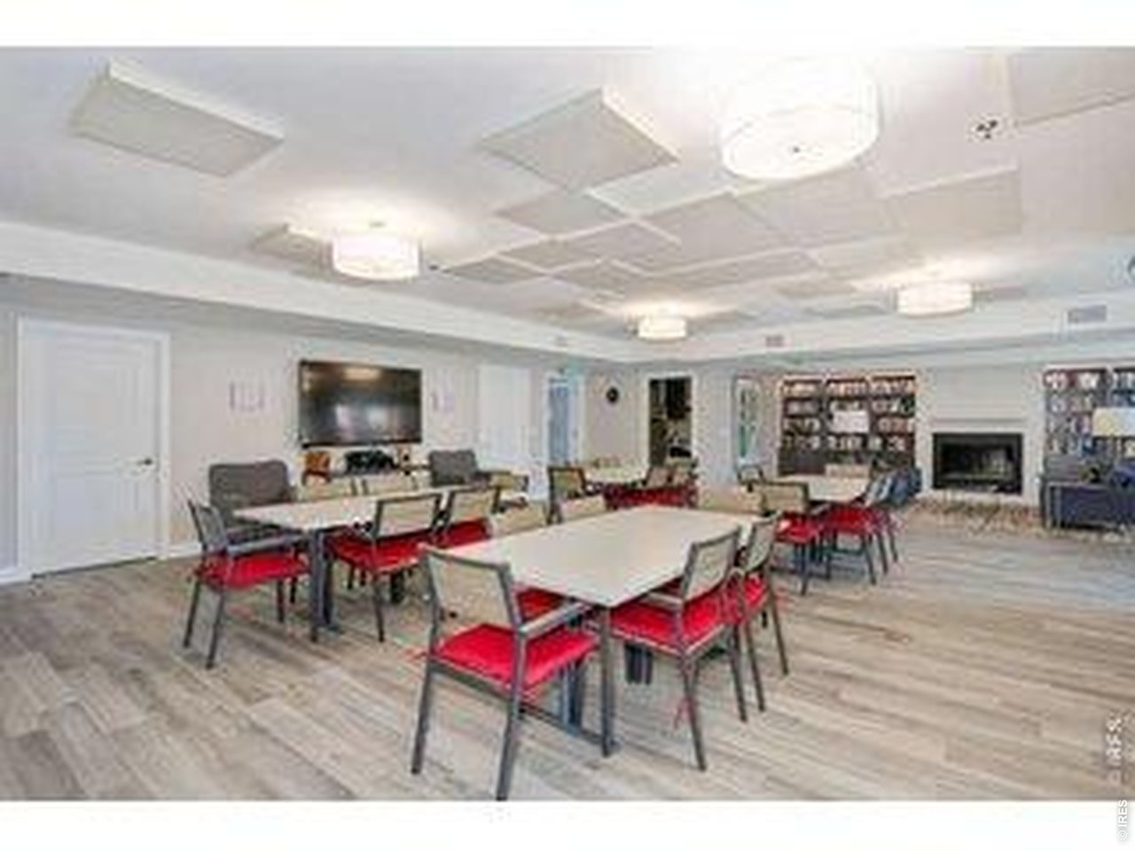 1215 Cedar Ave 301