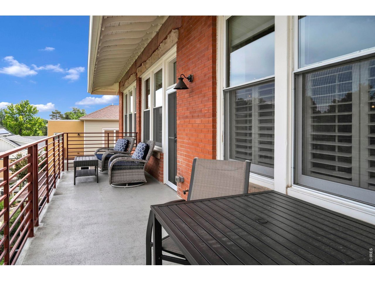 1215 Cedar Ave 301