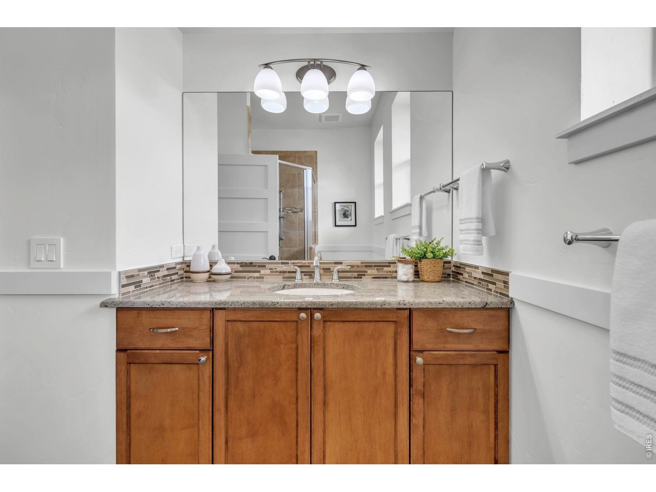 1215 Cedar Ave 301