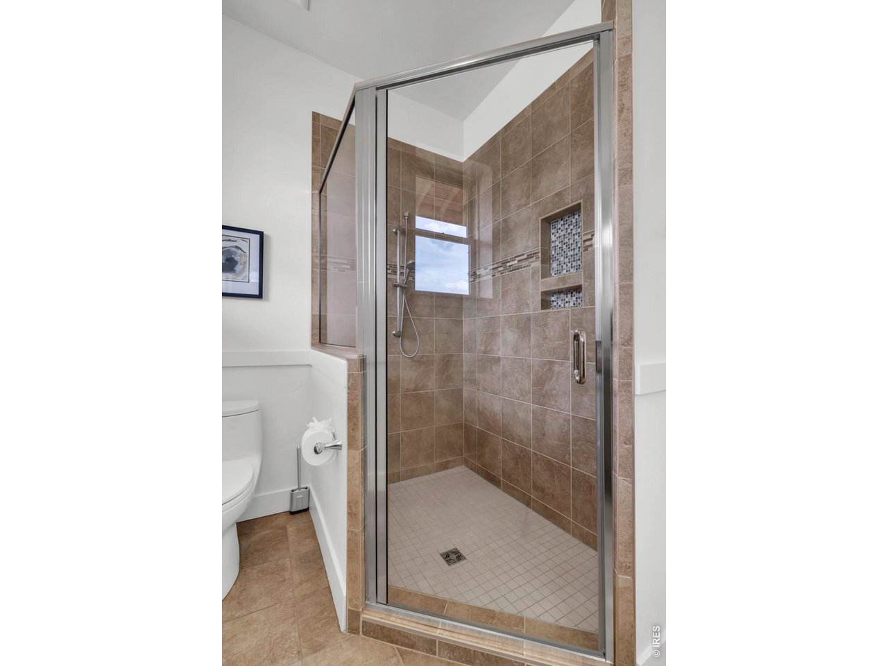 1215 Cedar Ave 301