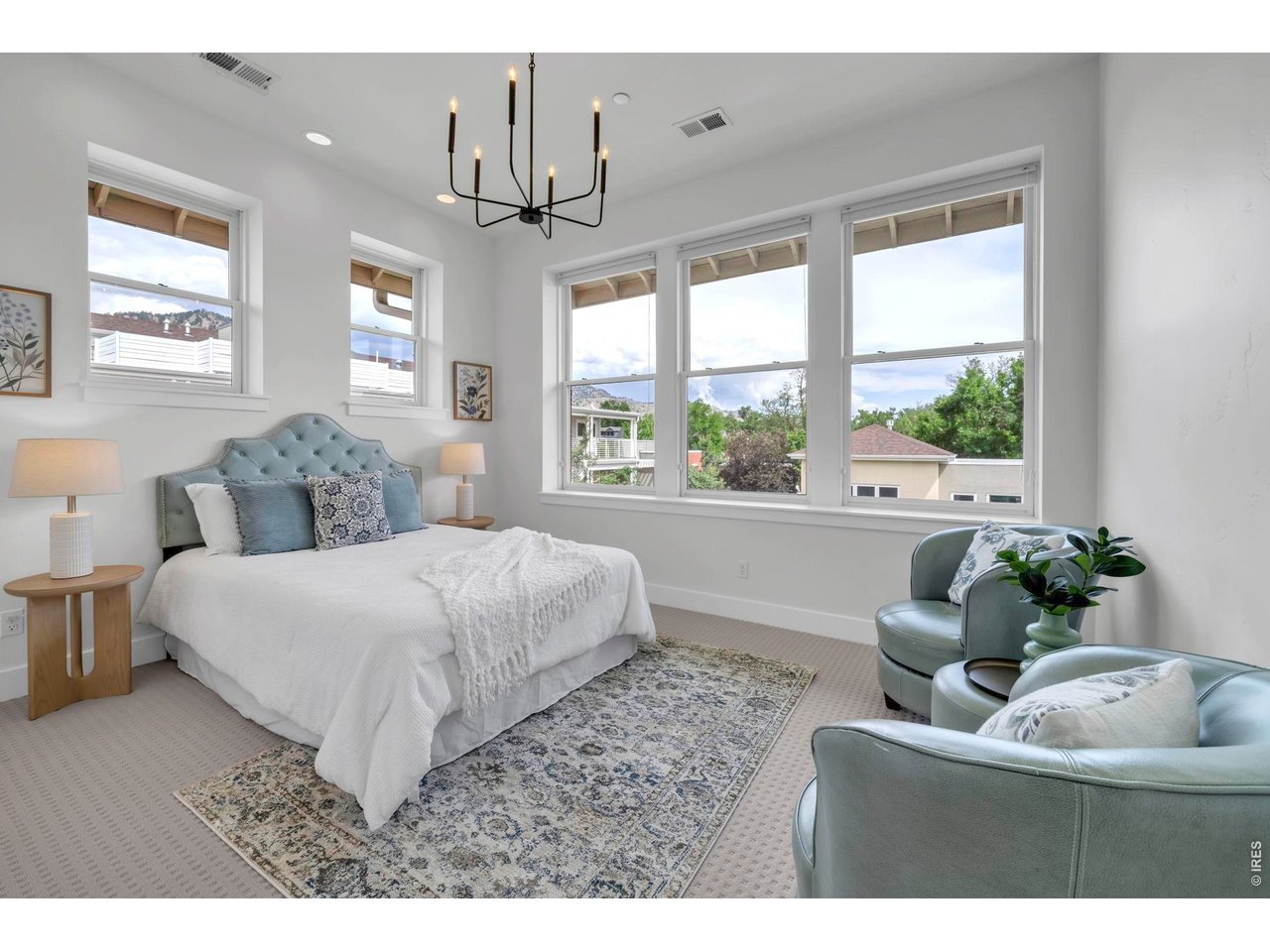 1215 Cedar Ave 301