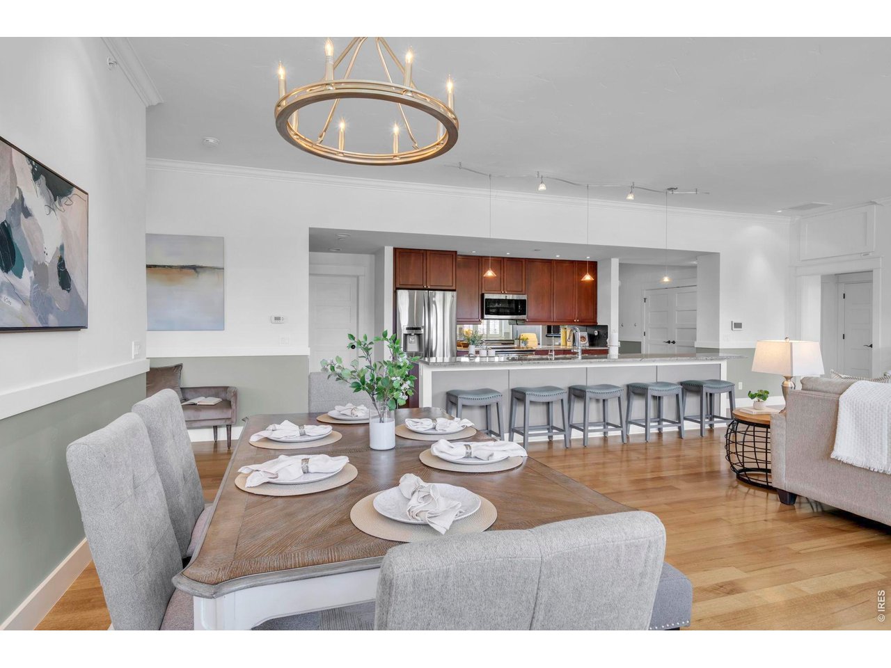 1215 Cedar Ave 301