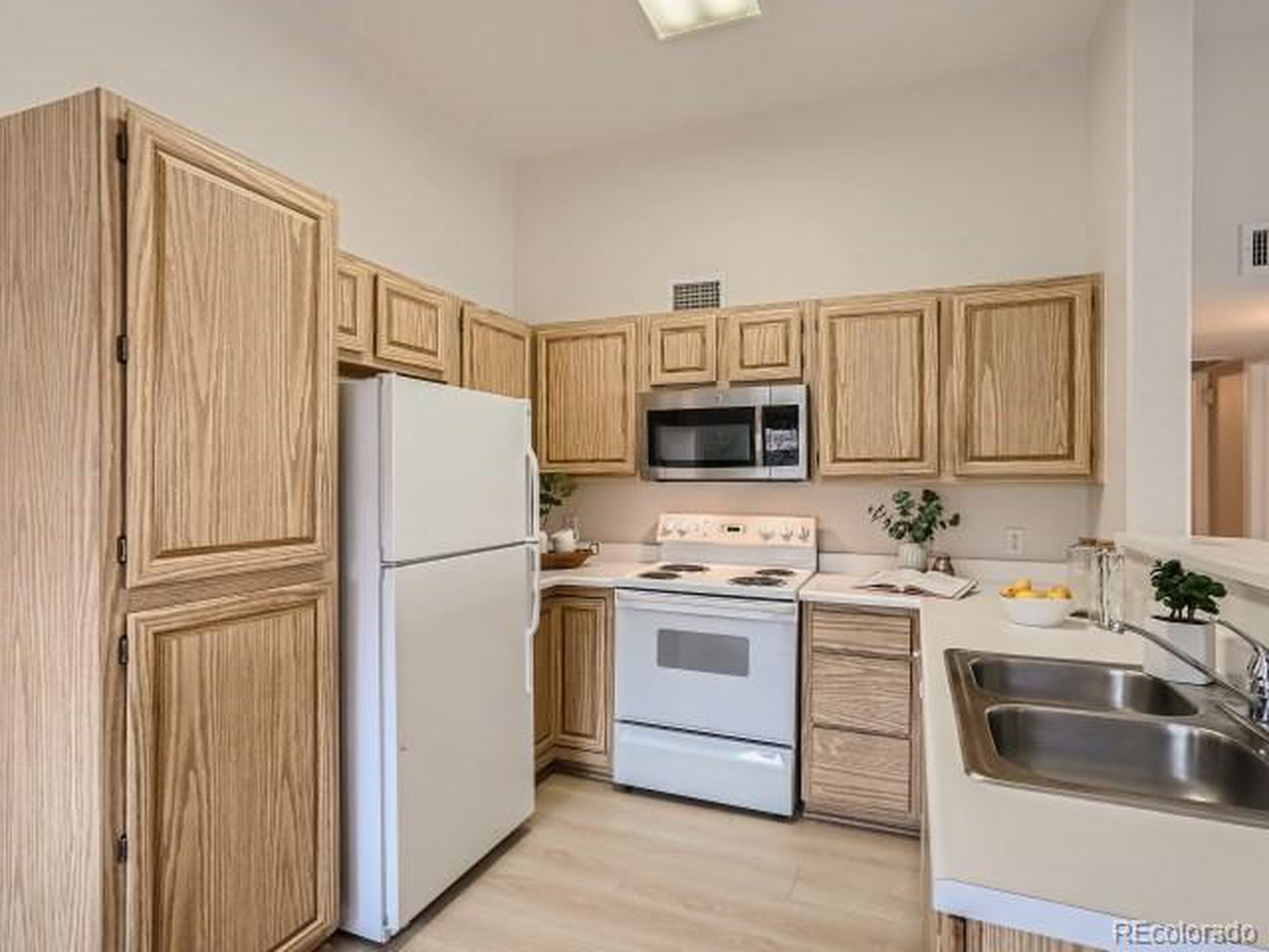 1130 Opal St Unit: 204