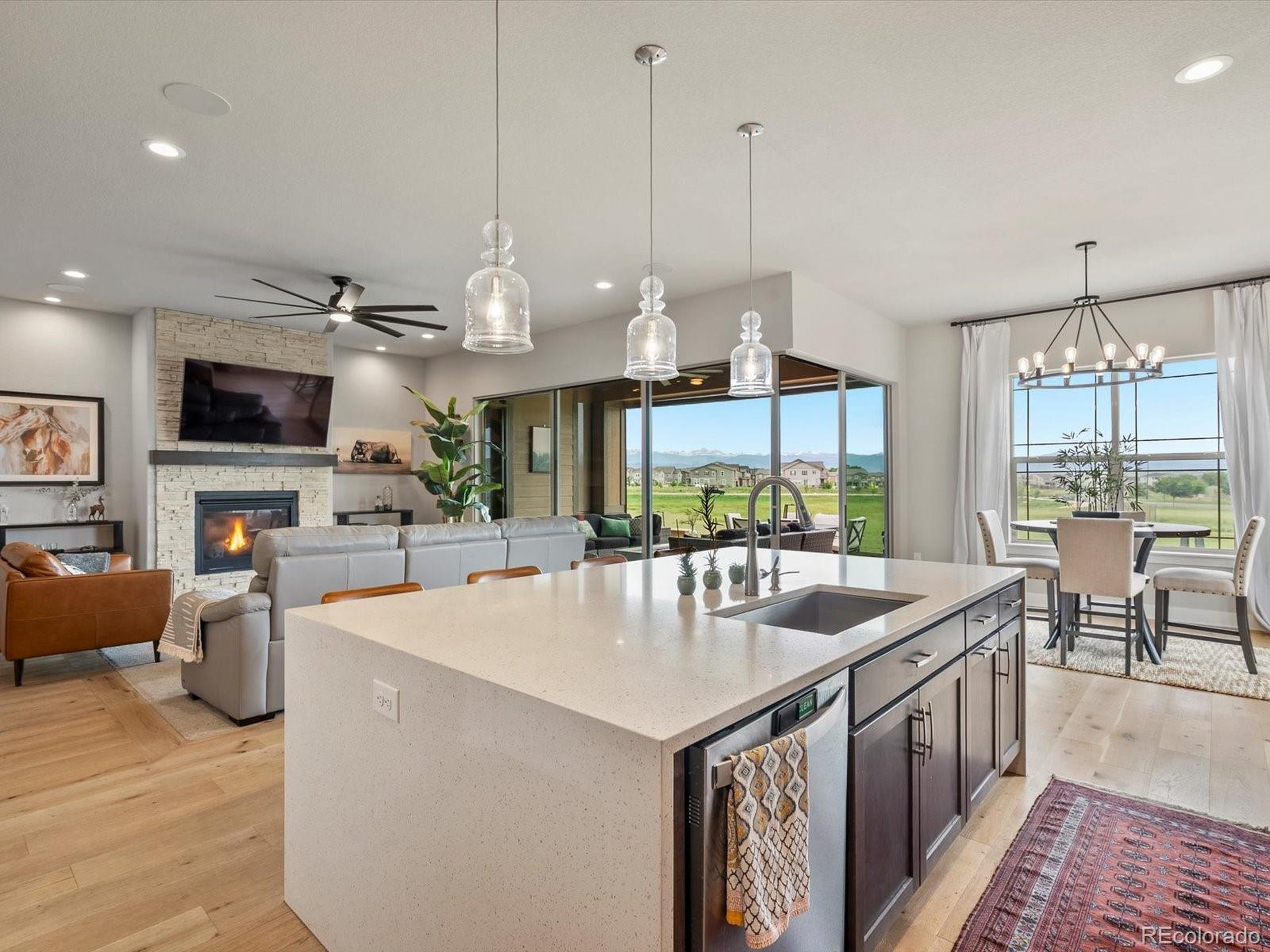2113 Fountain Cir