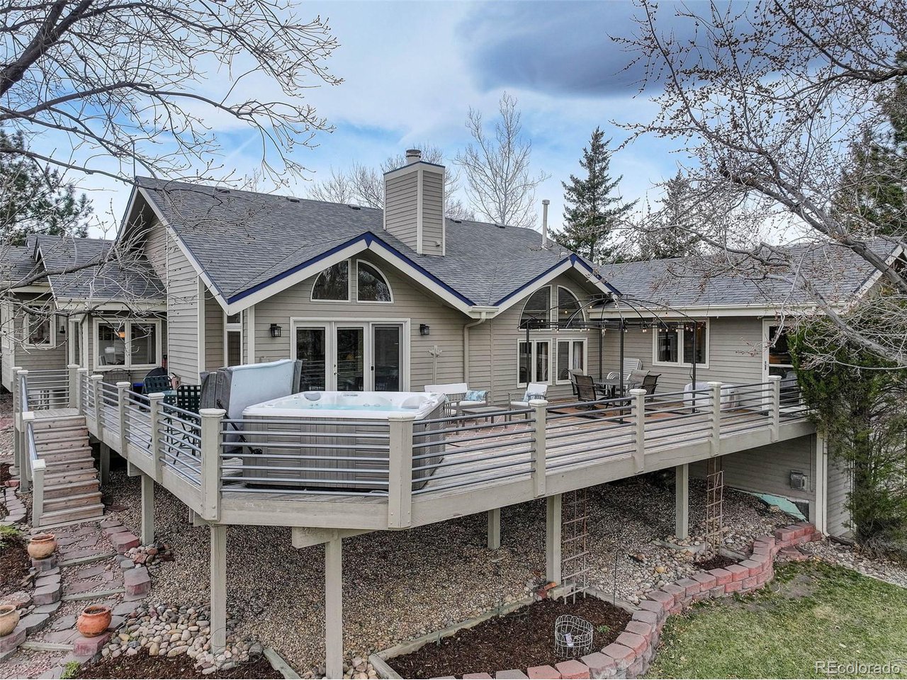 4133 Niblick Dr