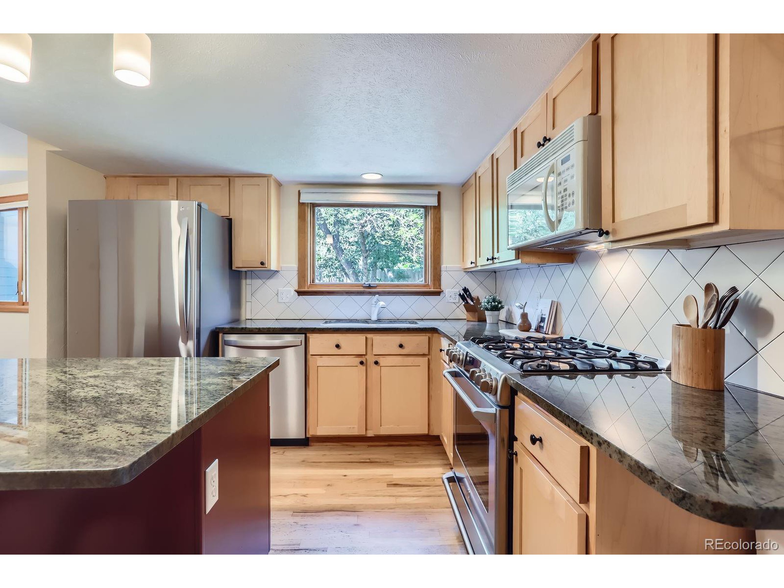3495 Everett Dr