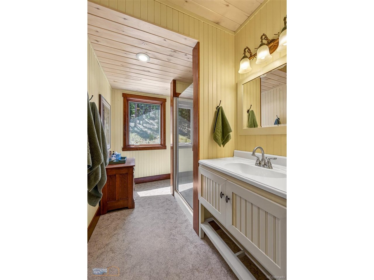 942 Spruce Dr