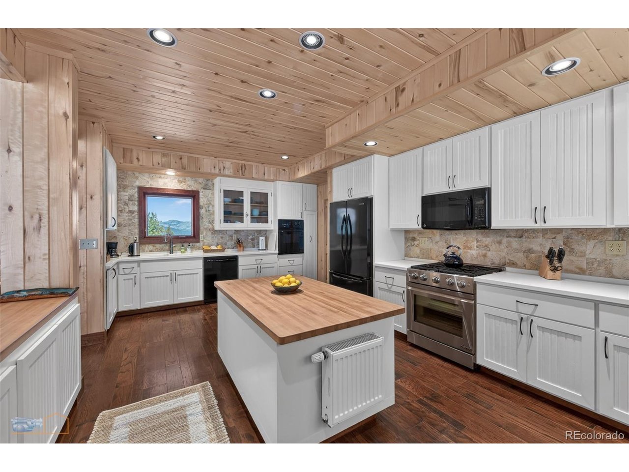 942 Spruce Dr