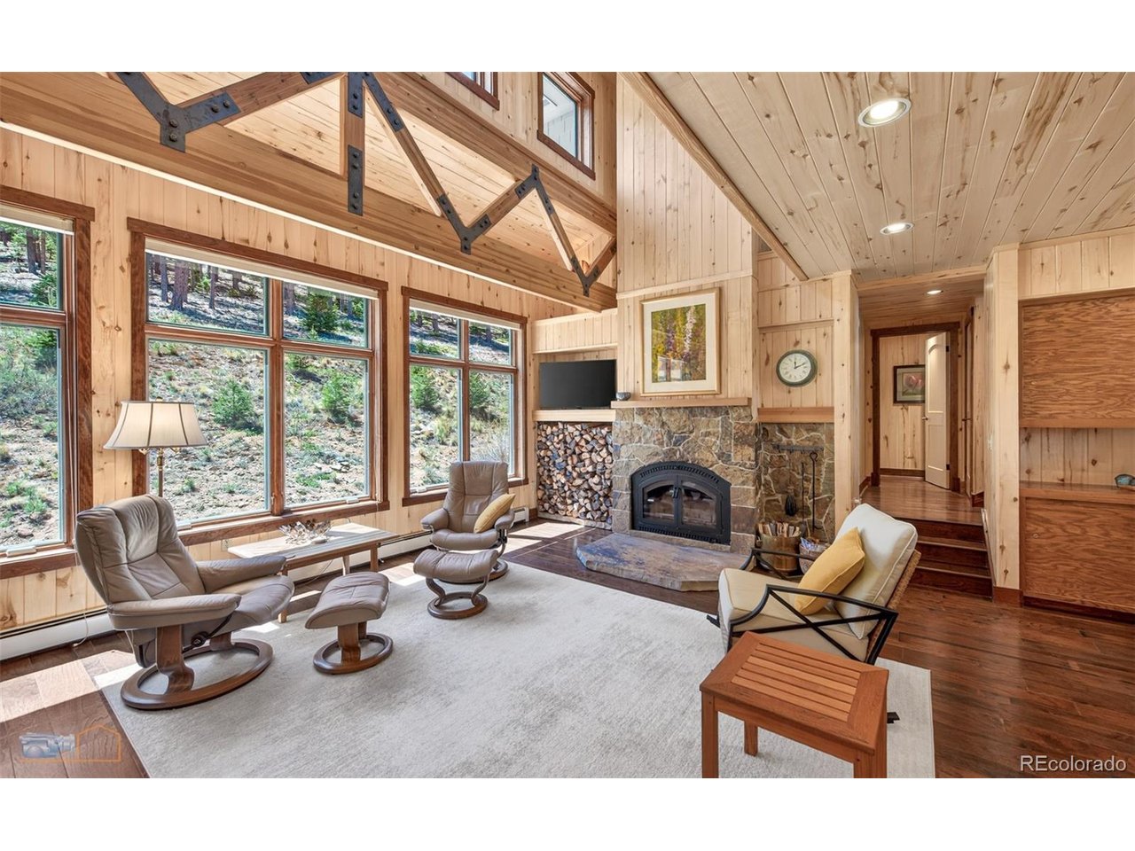 942 Spruce Dr